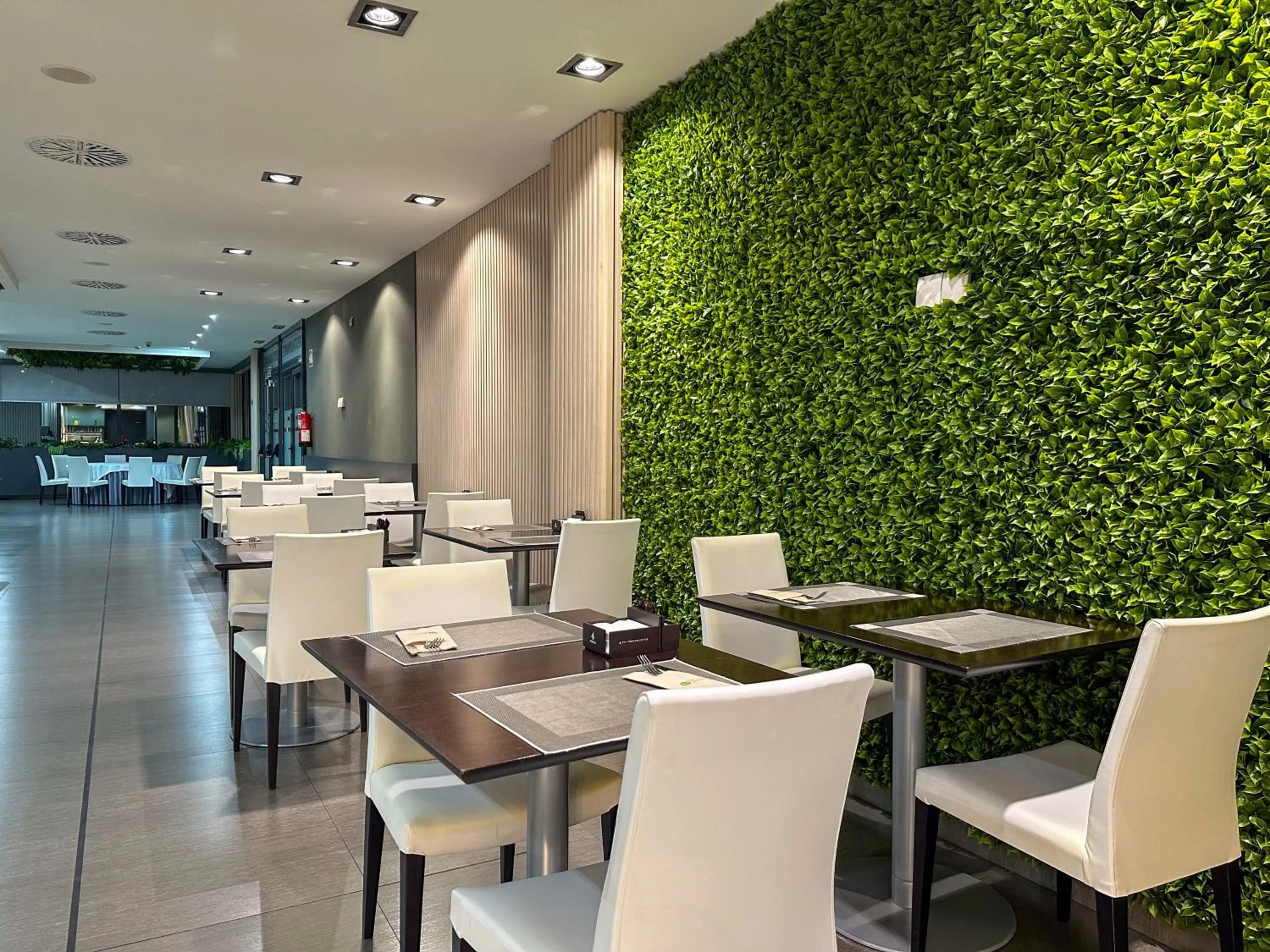 Restaurant/places to eat in Hotel Tent Granada