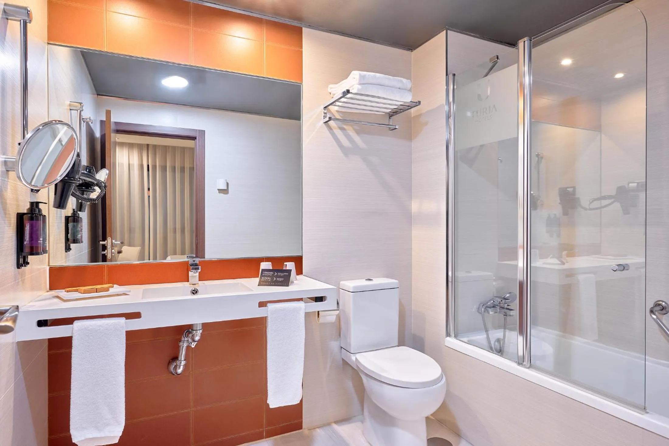 Shower in Turia Granada