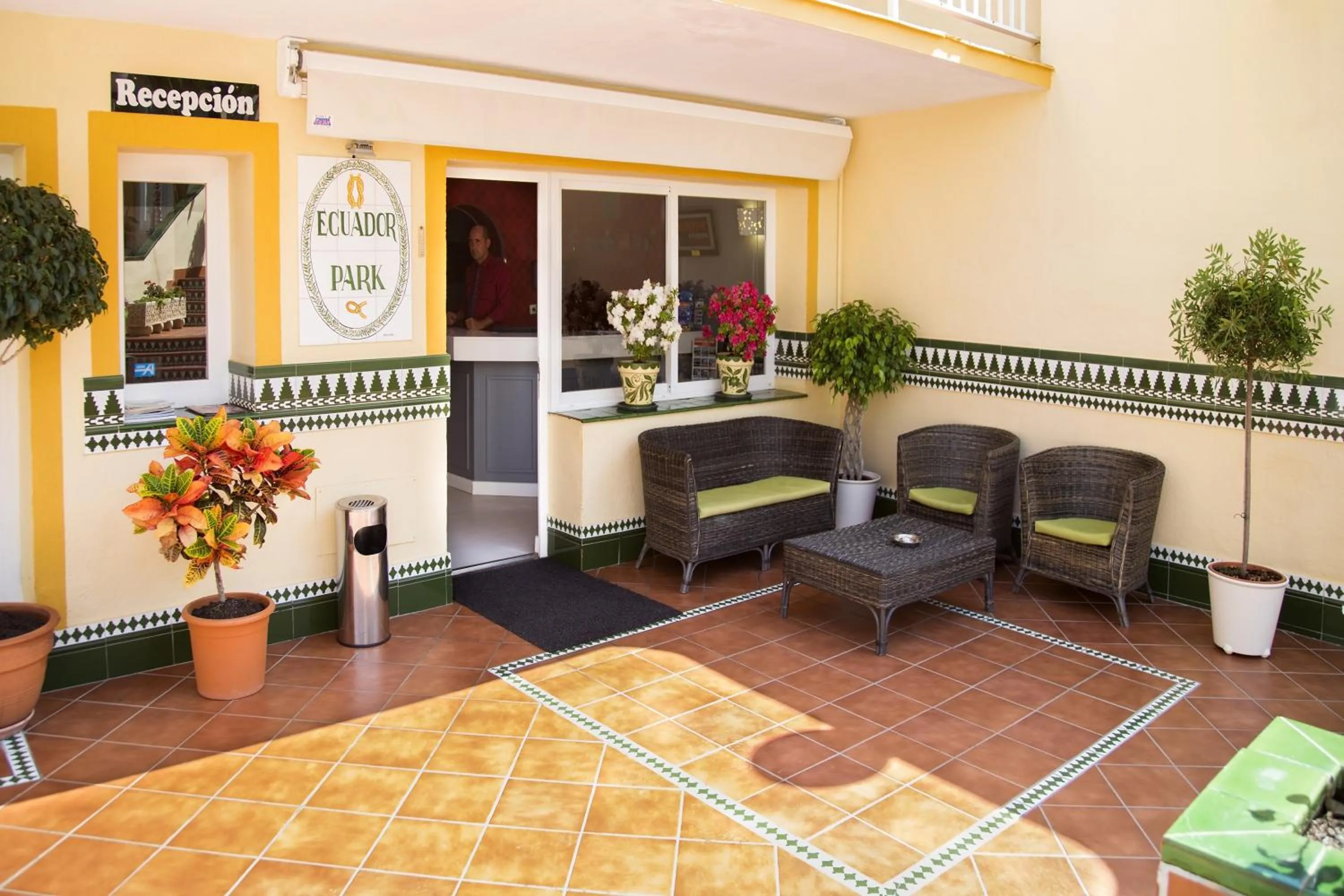 Lobby or reception in Apartamentos Ecuador Park