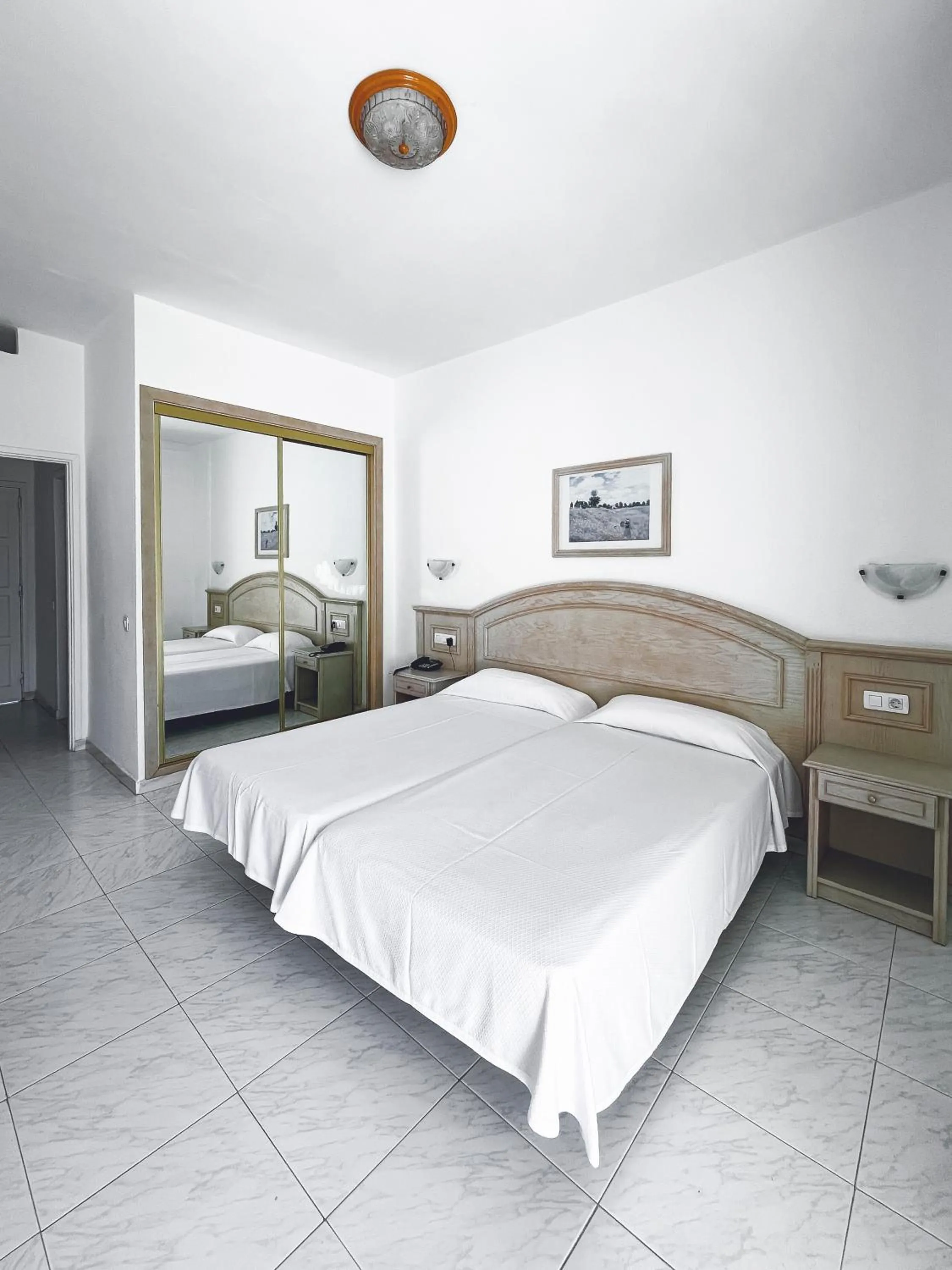 Bedroom, Bed in Apartamentos La Carabela