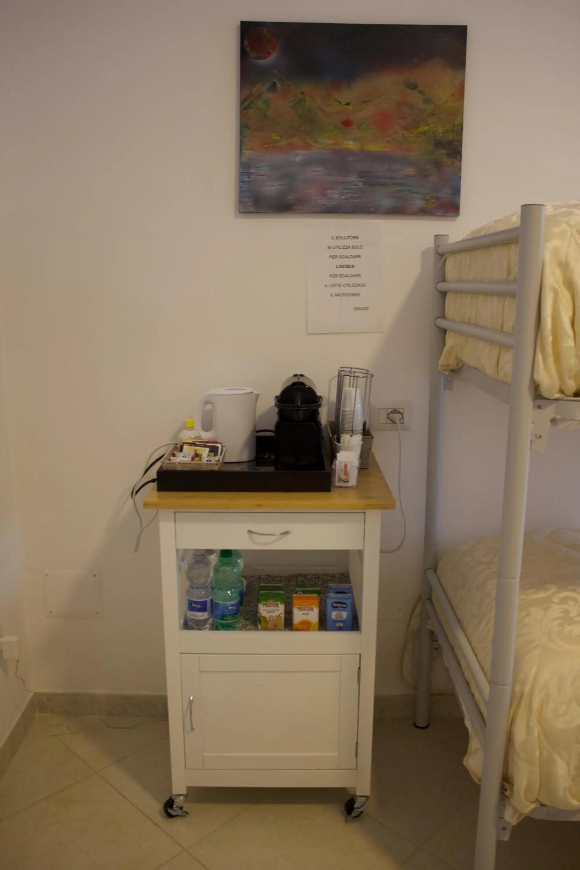 Coffee/tea facilities, Bed in Ostello Villafranca