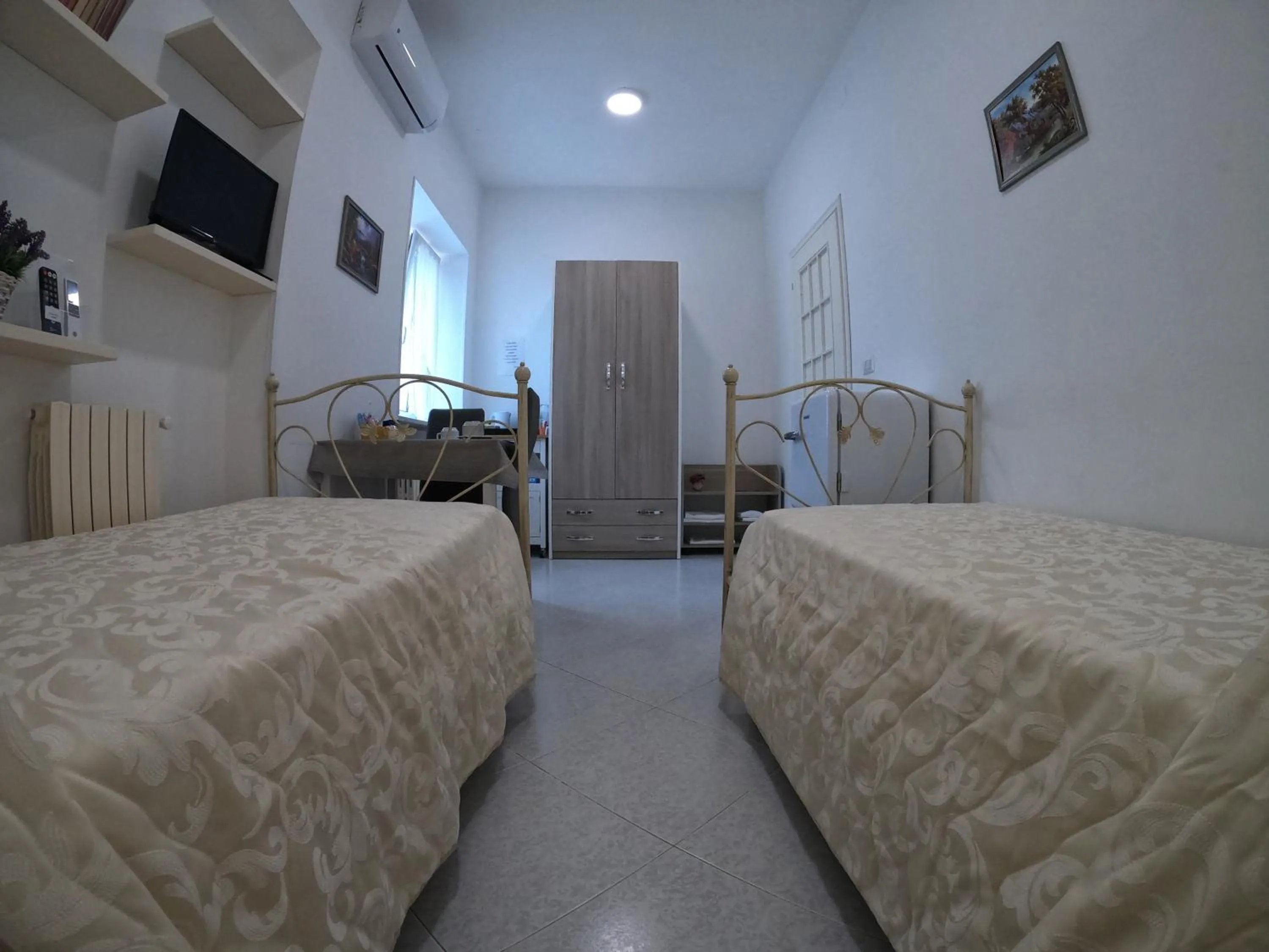 Photo of the whole room, Bed in Ostello Villafranca