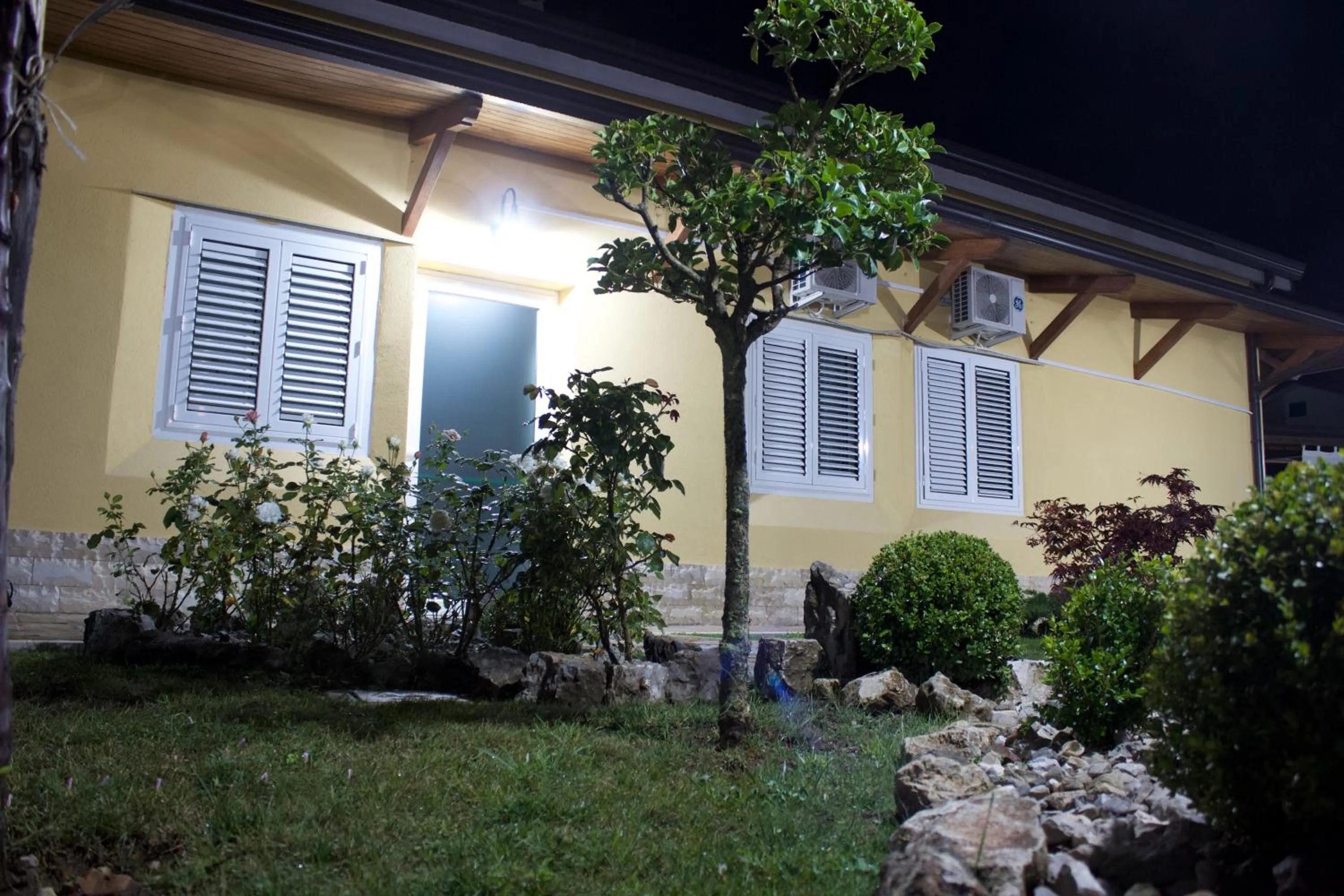 Facade/entrance in Ostello Villafranca