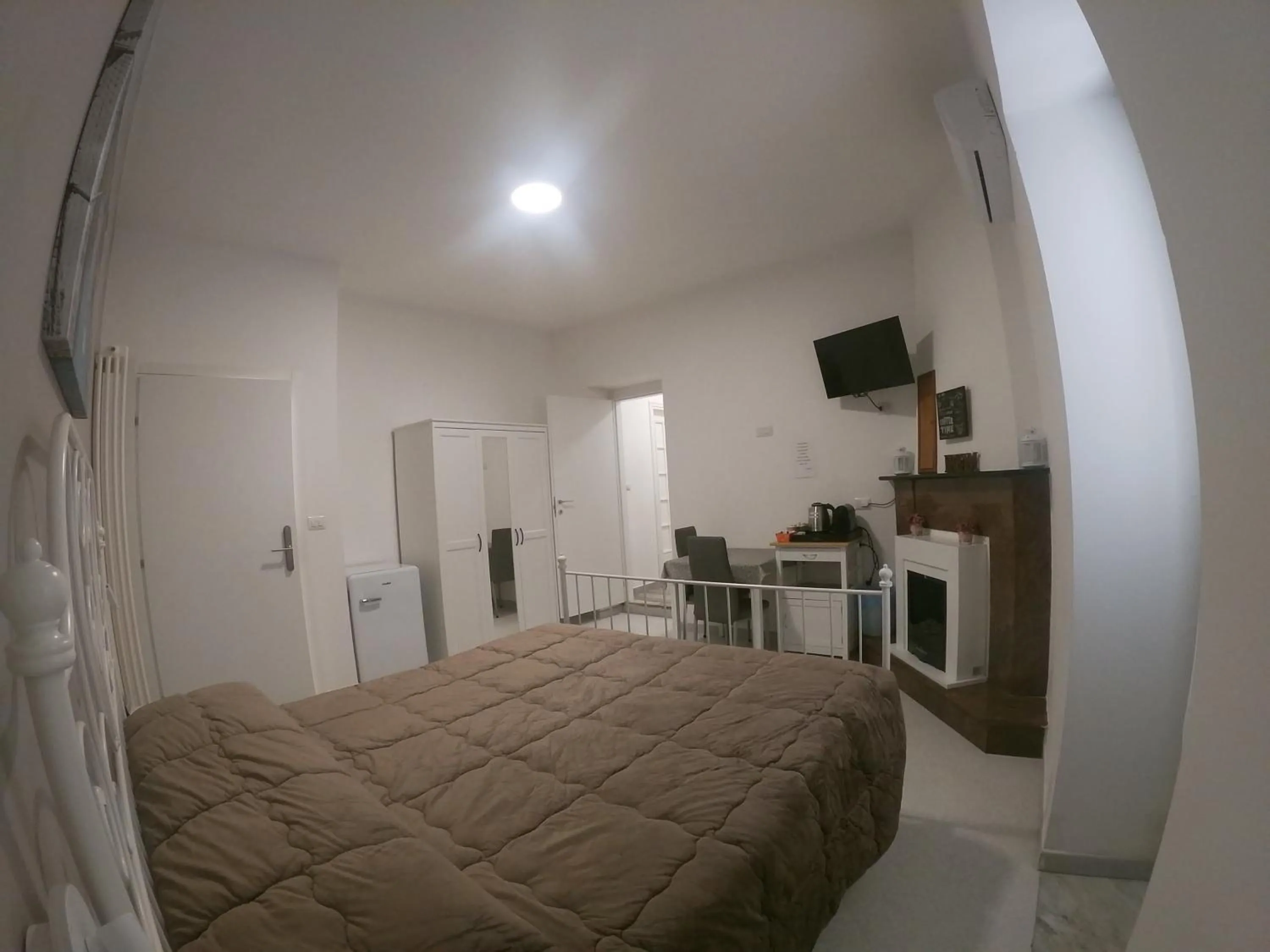 Bedroom, Bed in B&B Ostello Villafranca