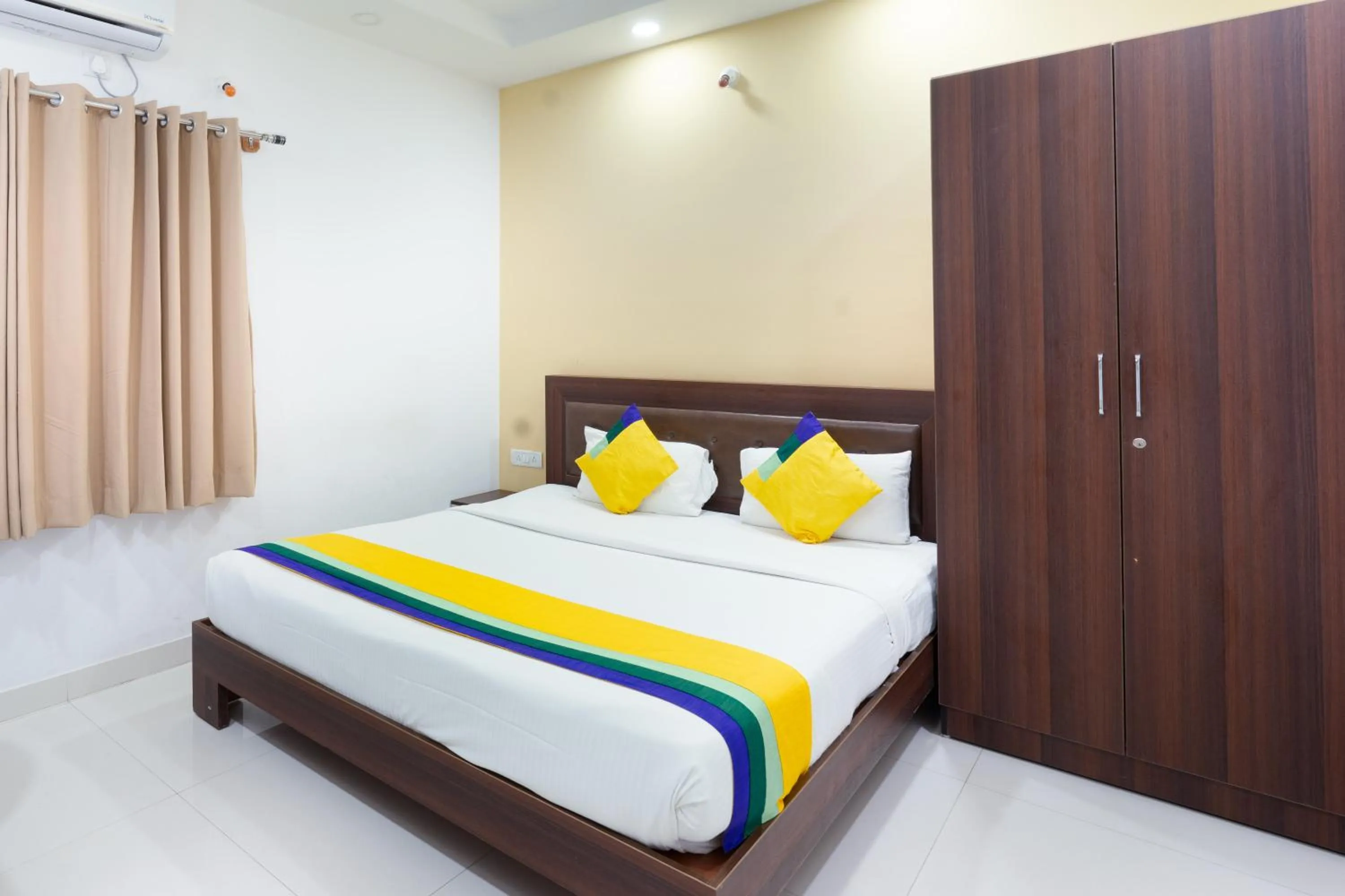 Bedroom, Bed in Itsy Hotels Worldtree ITPL