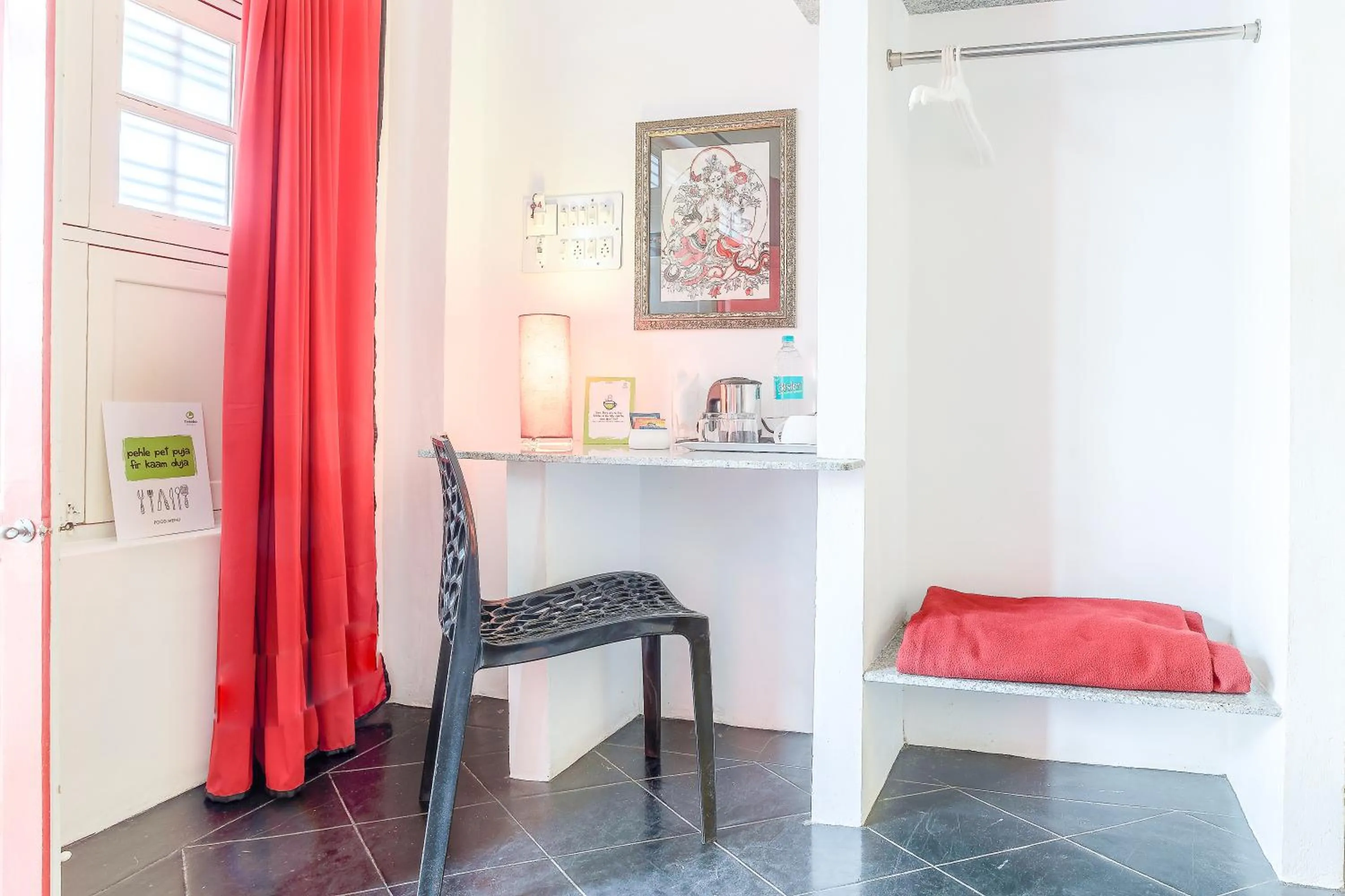 Coffee/tea facilities, Bed in Itsy Hotels Red Lotus Heritage, Promenade Beach