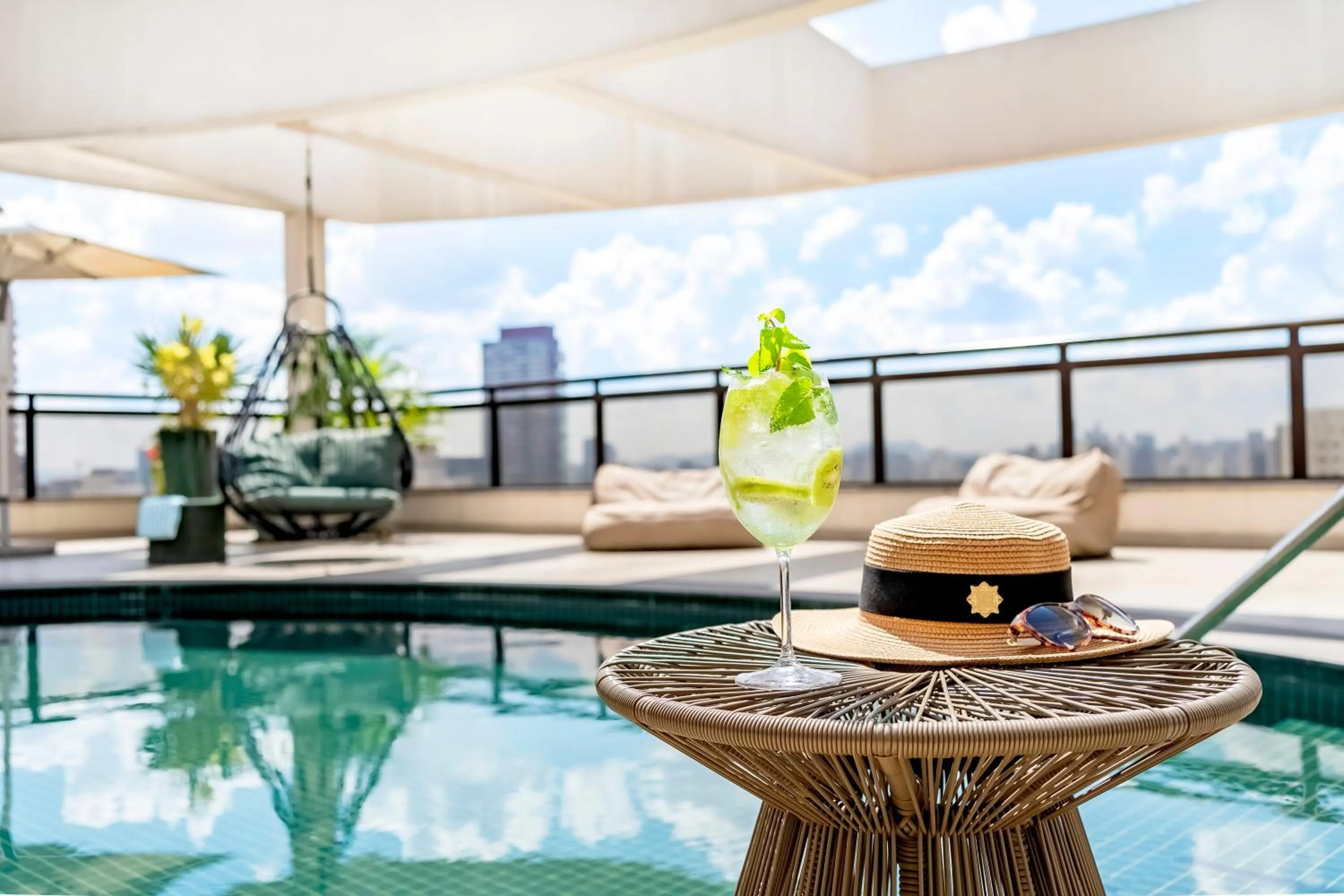 Swimming pool in Grand Mercure SP Itaim Bibi