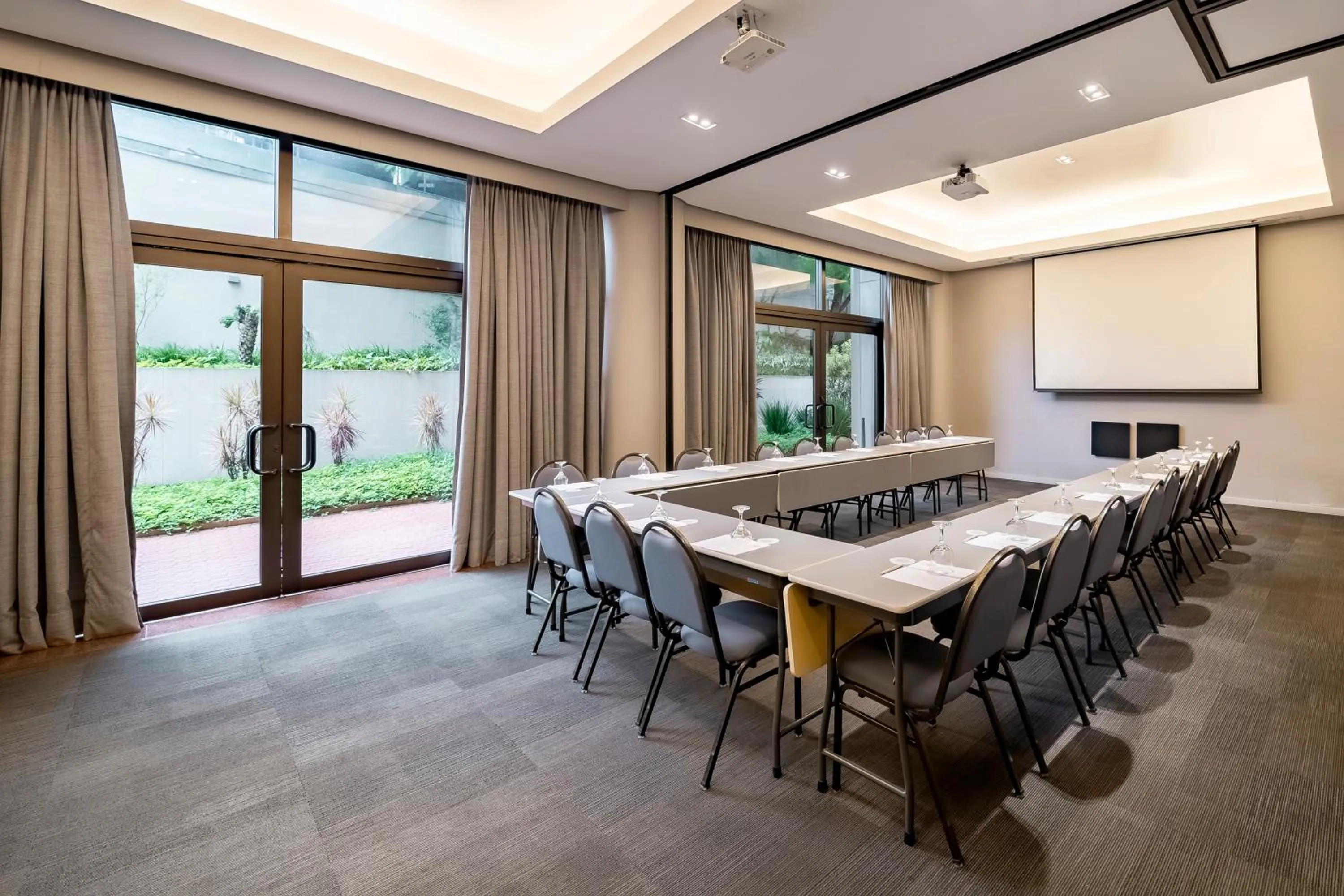 Meeting/conference room in Grand Mercure SP Itaim Bibi