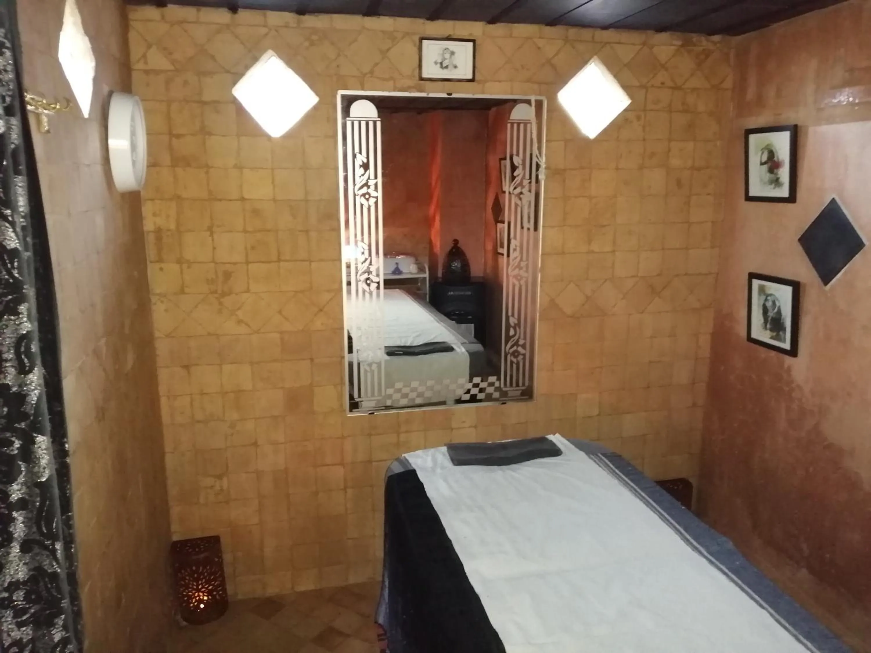 Bed in Les Bains de Fez Tara