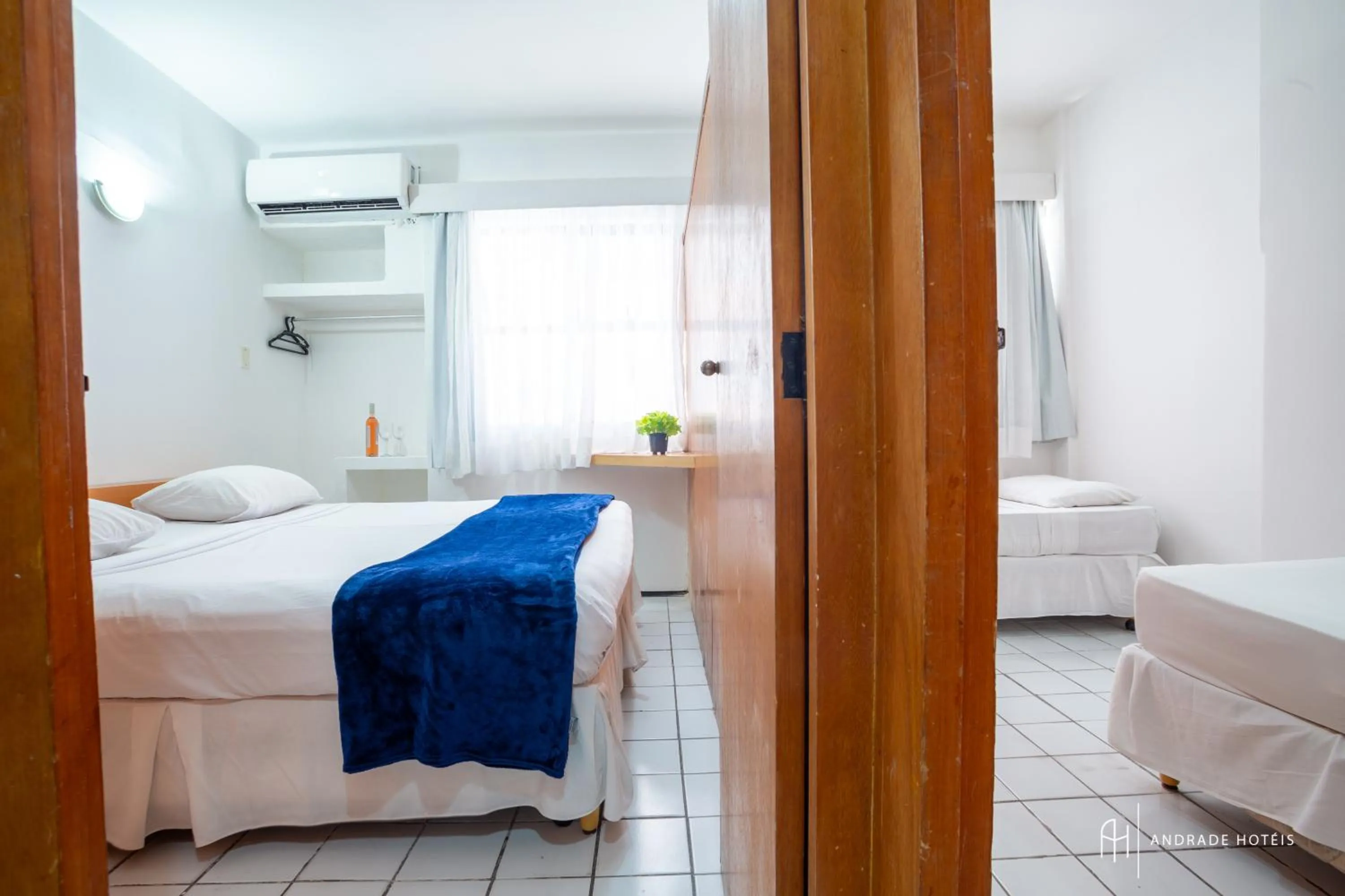 Photo of the whole room, Bed in Rede Andrade Coimbra