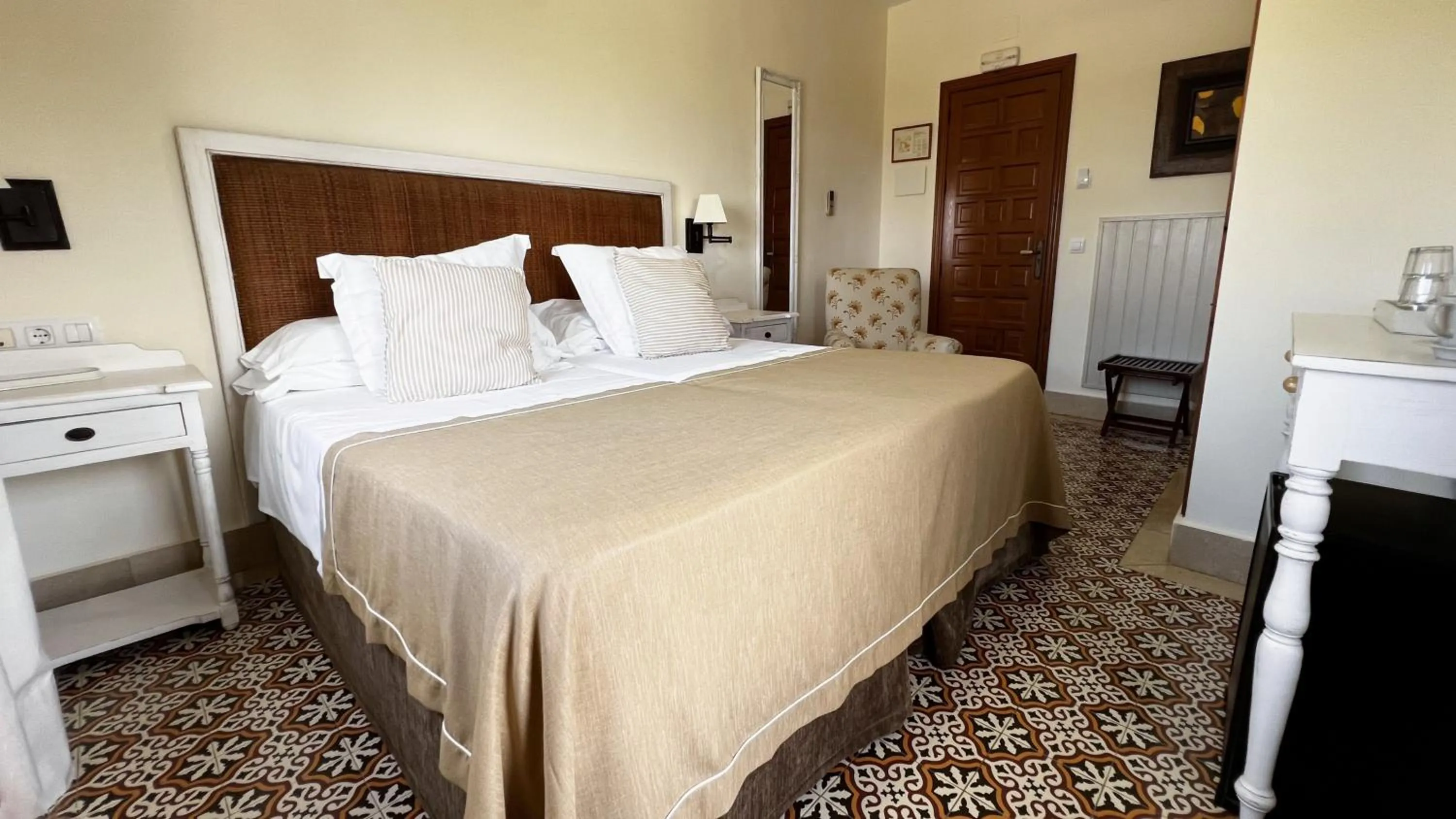 Bedroom, Bed in Hotel Sindhura