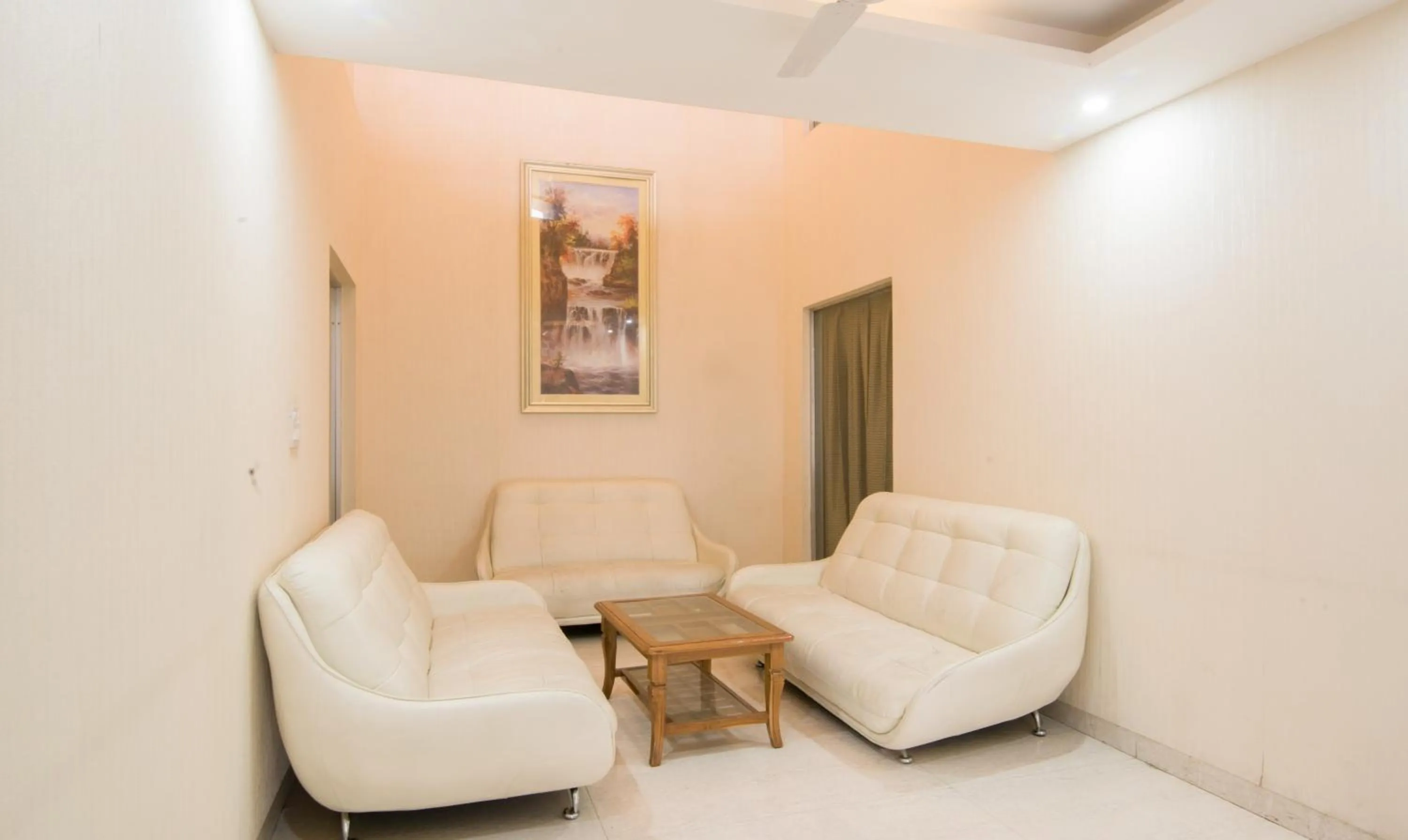 Lobby or reception in Treebo House Inn