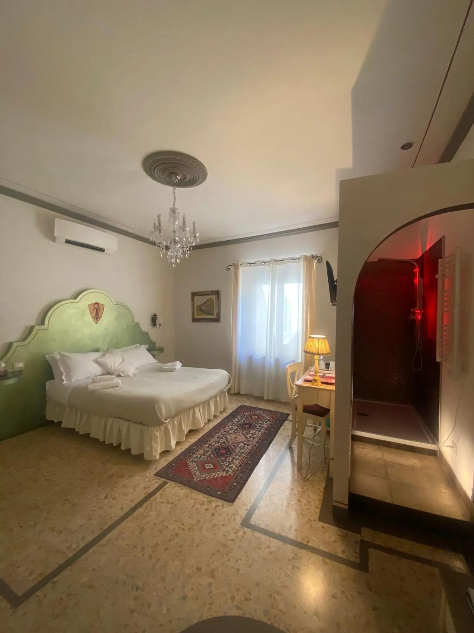 Photo of the whole room, Bed in Palazzo Mari suite & rooms b&b