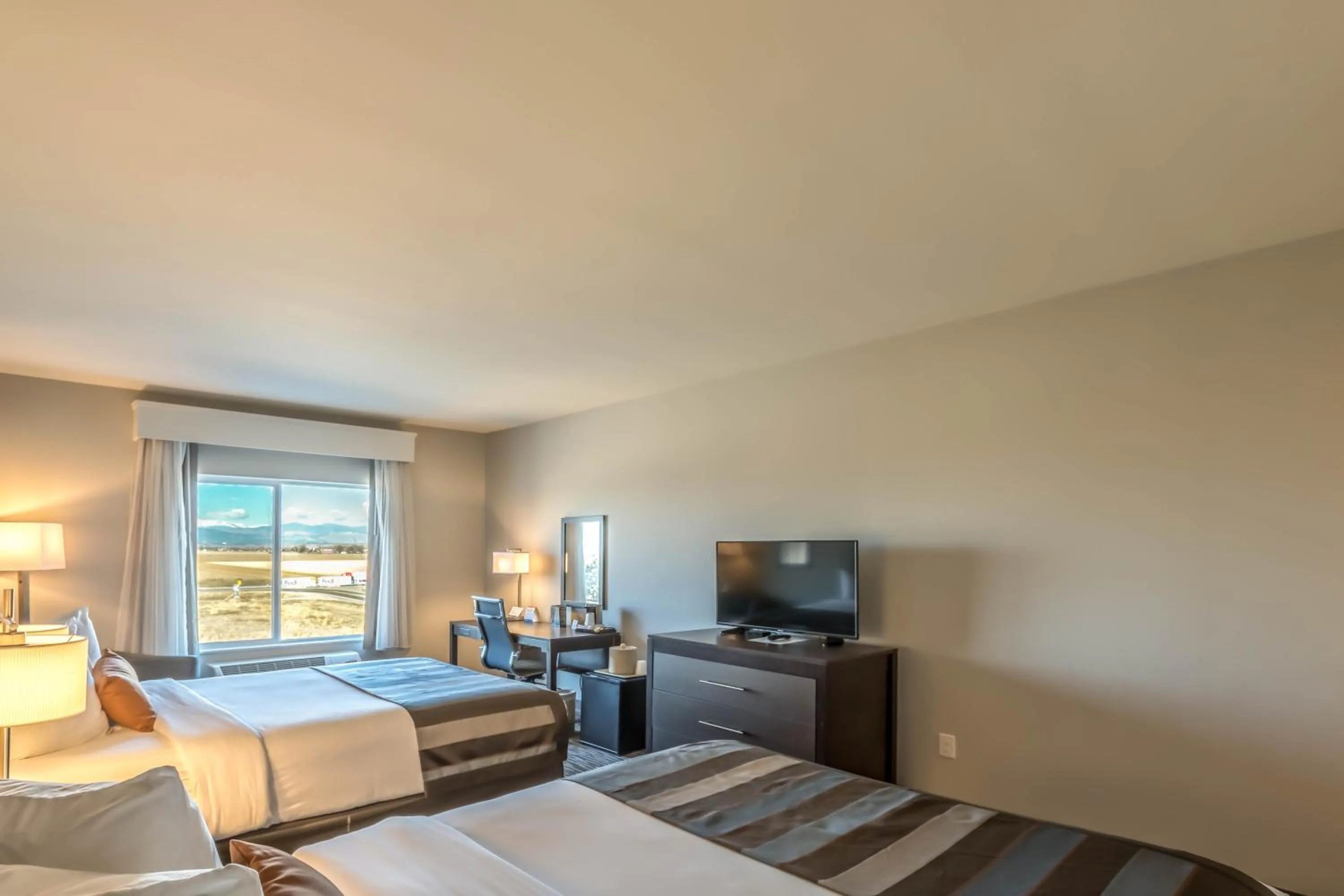 Mountain view, Bed in Wingate by Wyndham Loveland Johnstown