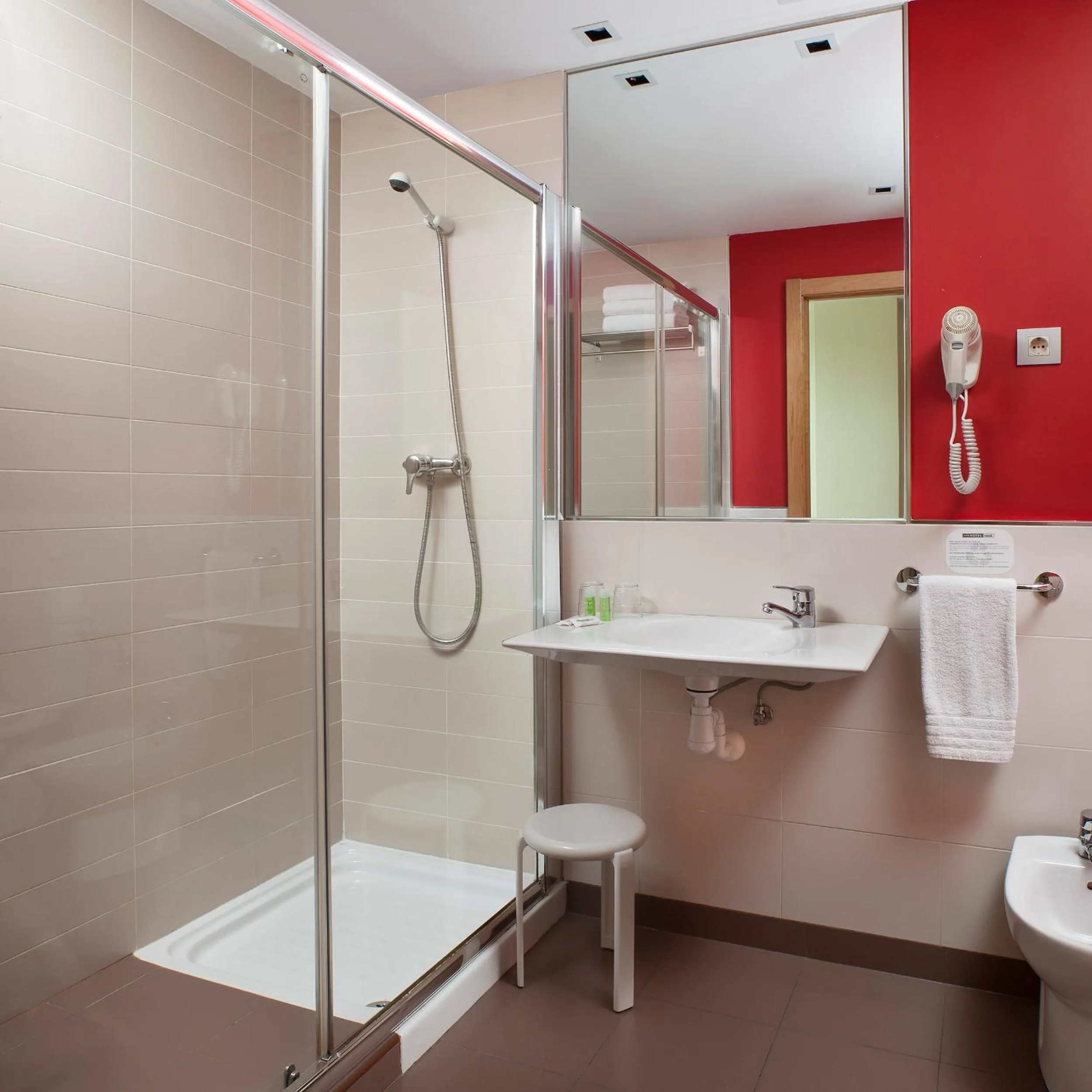 Bathroom in Hotel Naval Sestao