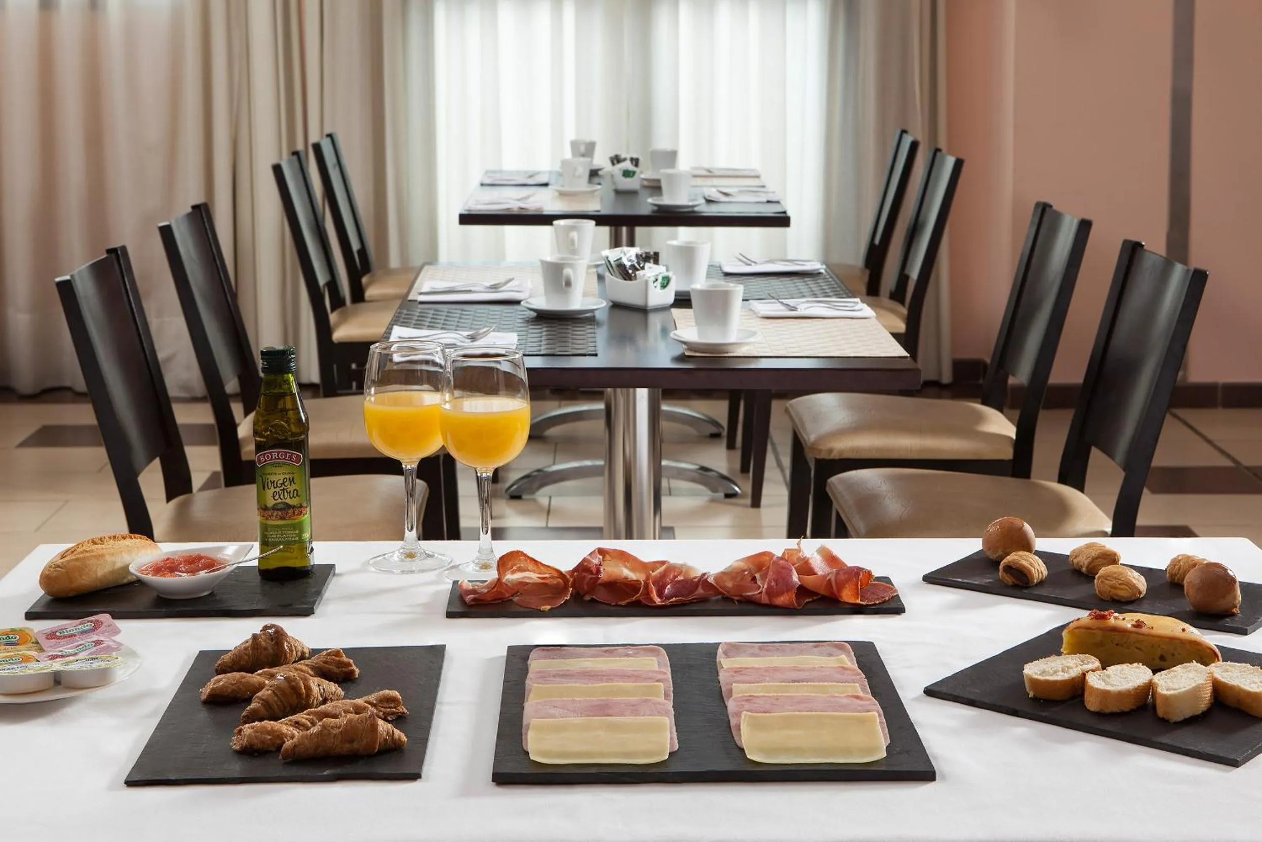 Continental breakfast in Hotel Naval Sestao