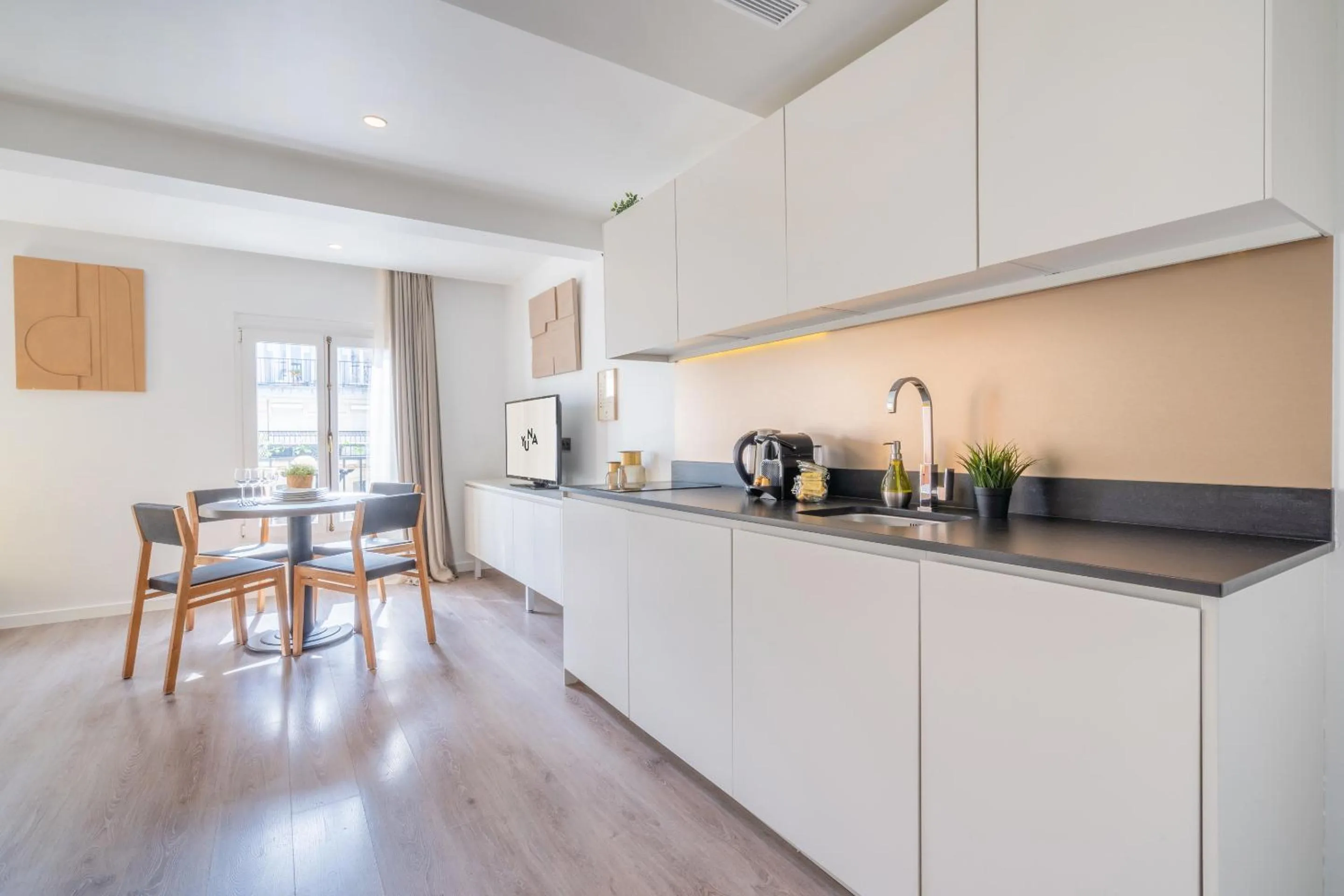 Living room in Yuna Les Halles - Serviced Apartments