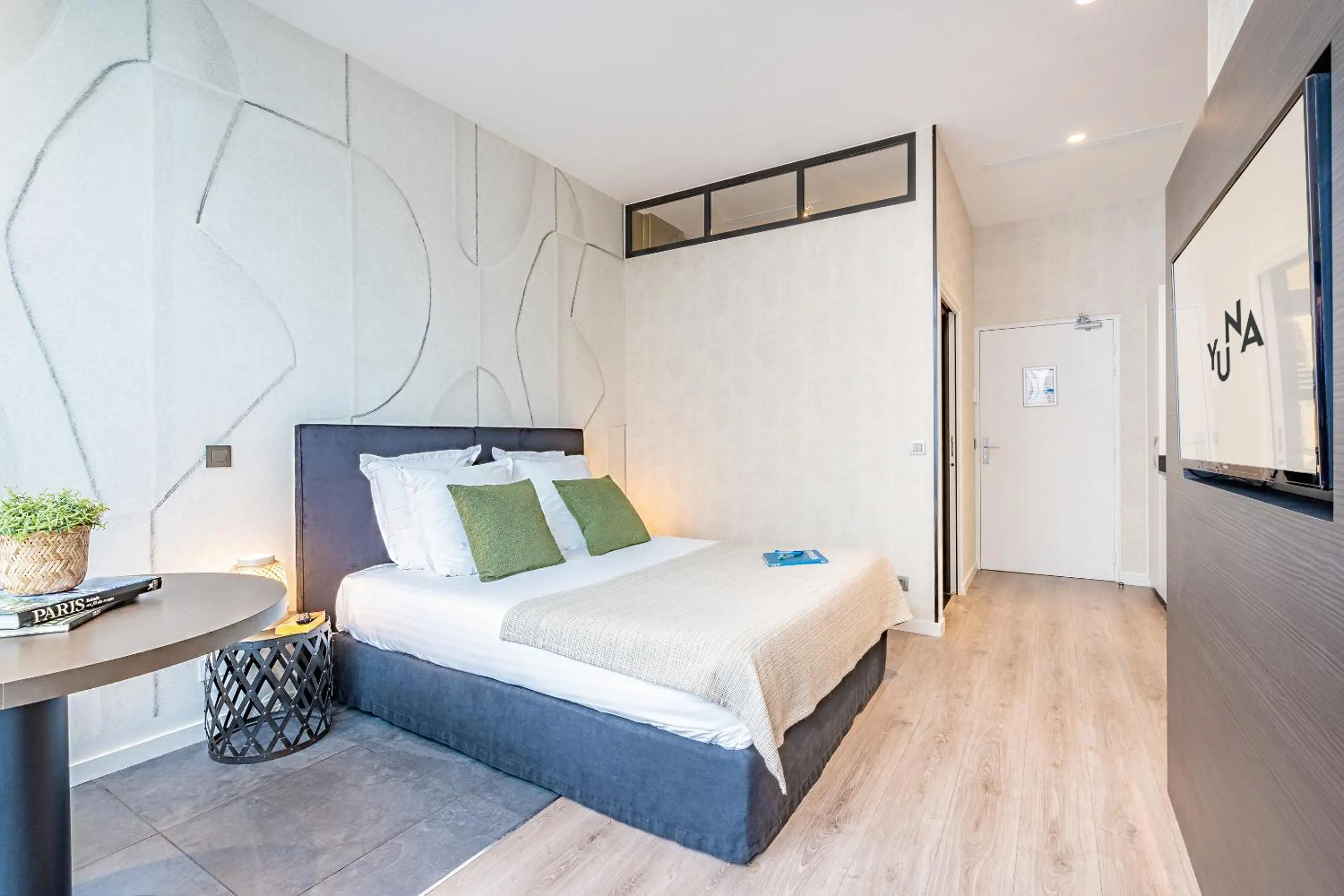 Photo of the whole room, Bed in Yuna Les Halles - Serviced Apartments