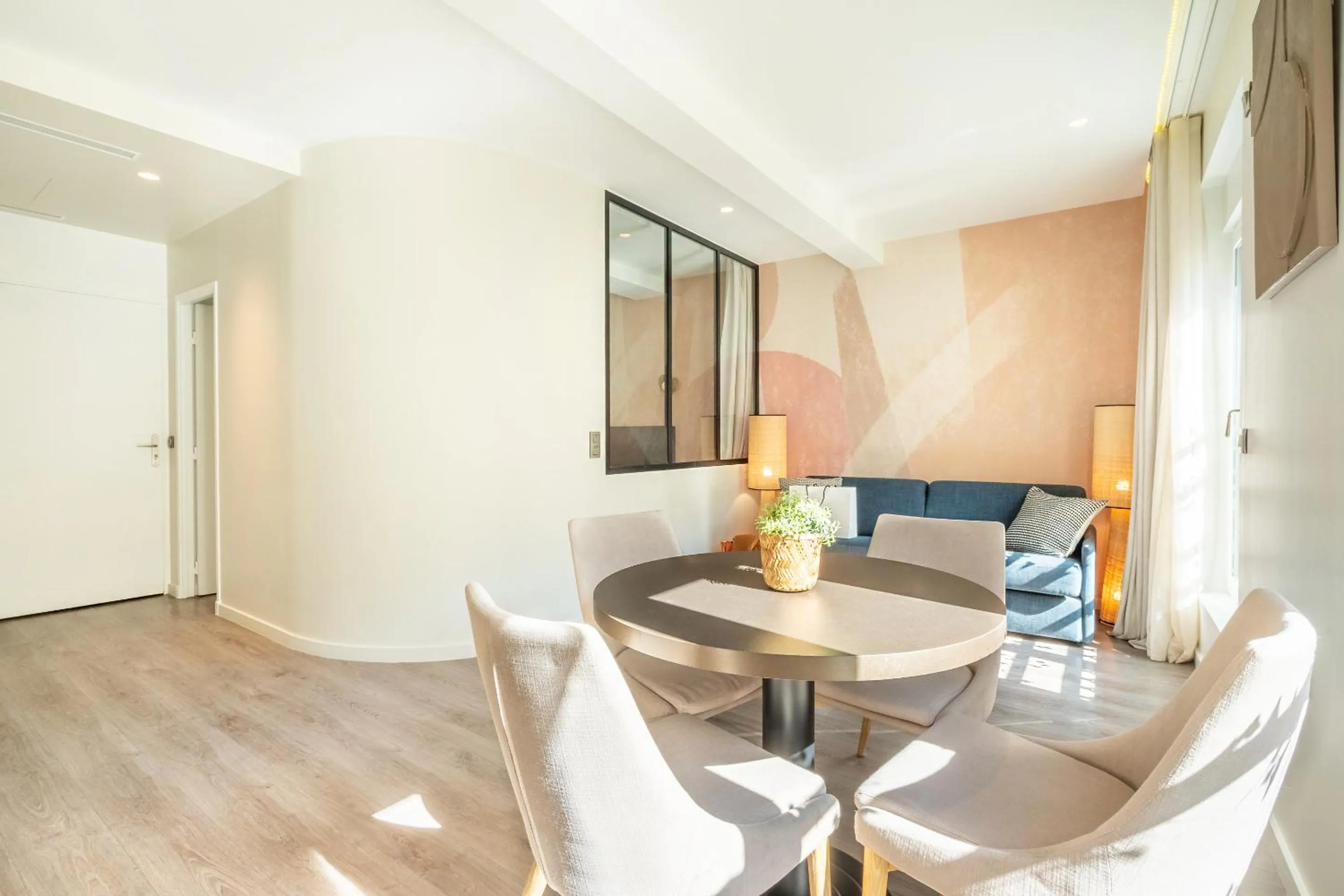 Living room in Yuna Les Halles - Serviced Apartments