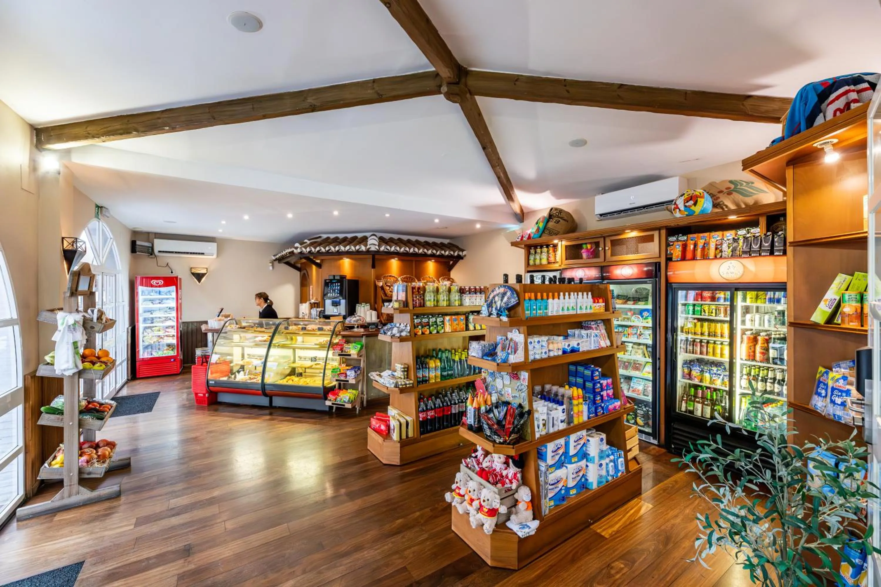 On-site shops in Ramada Hotel & Suites by Wyndham Costa del Sol