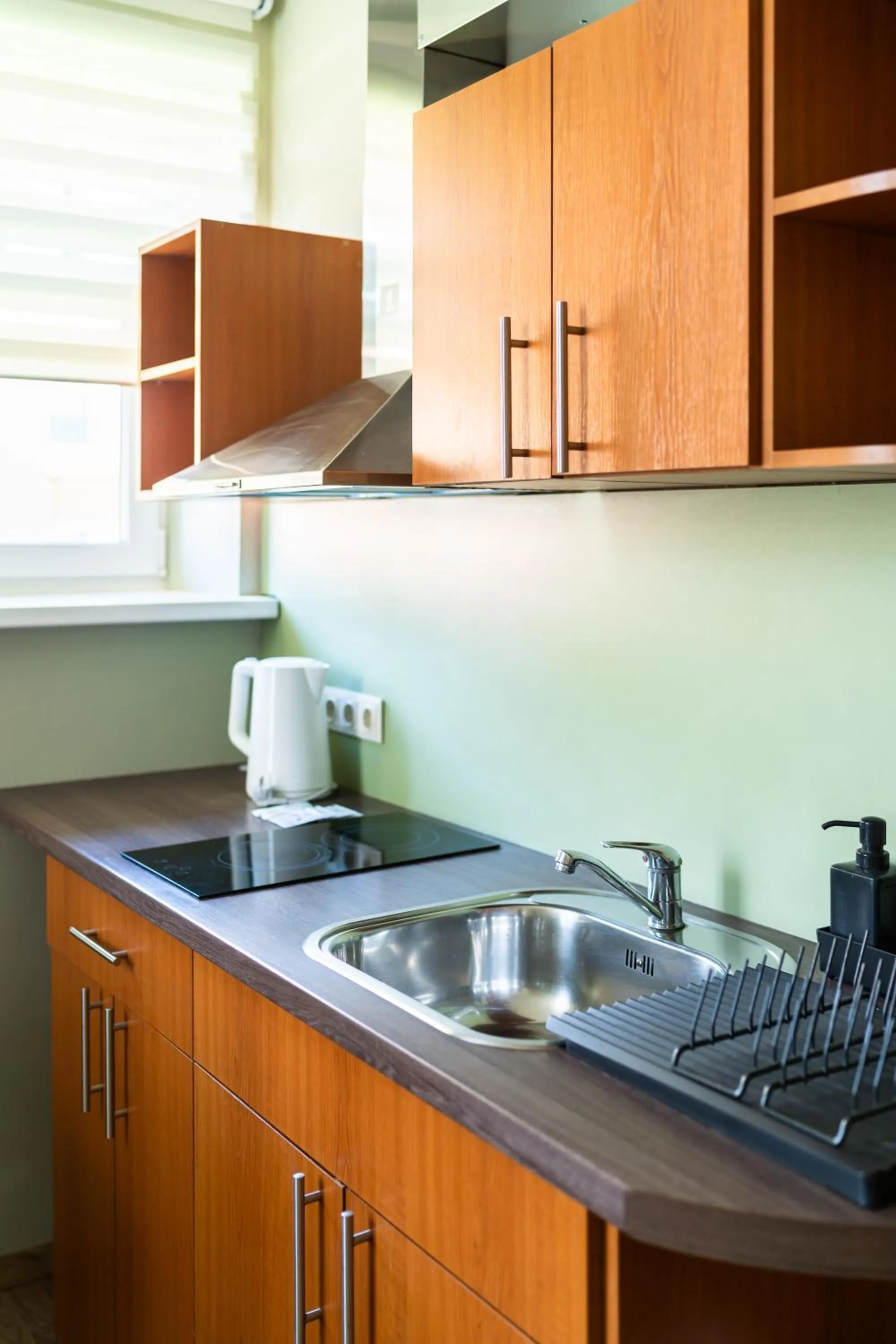 Coffee/tea facilities in Apartamenti Kurshi