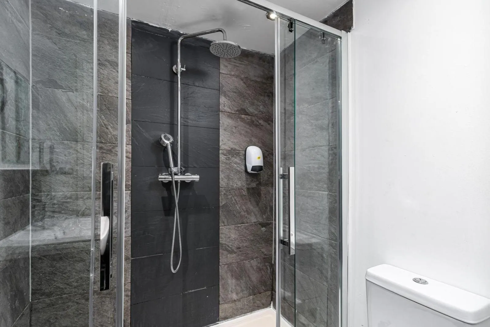 Bathroom in Whitechapel Grand