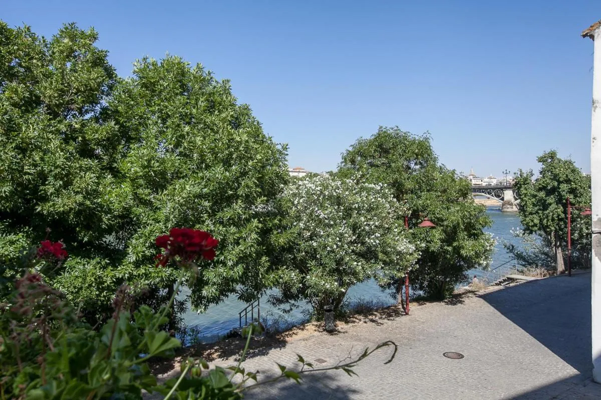 SevillaHome - Bonito Piso Junto al Rio