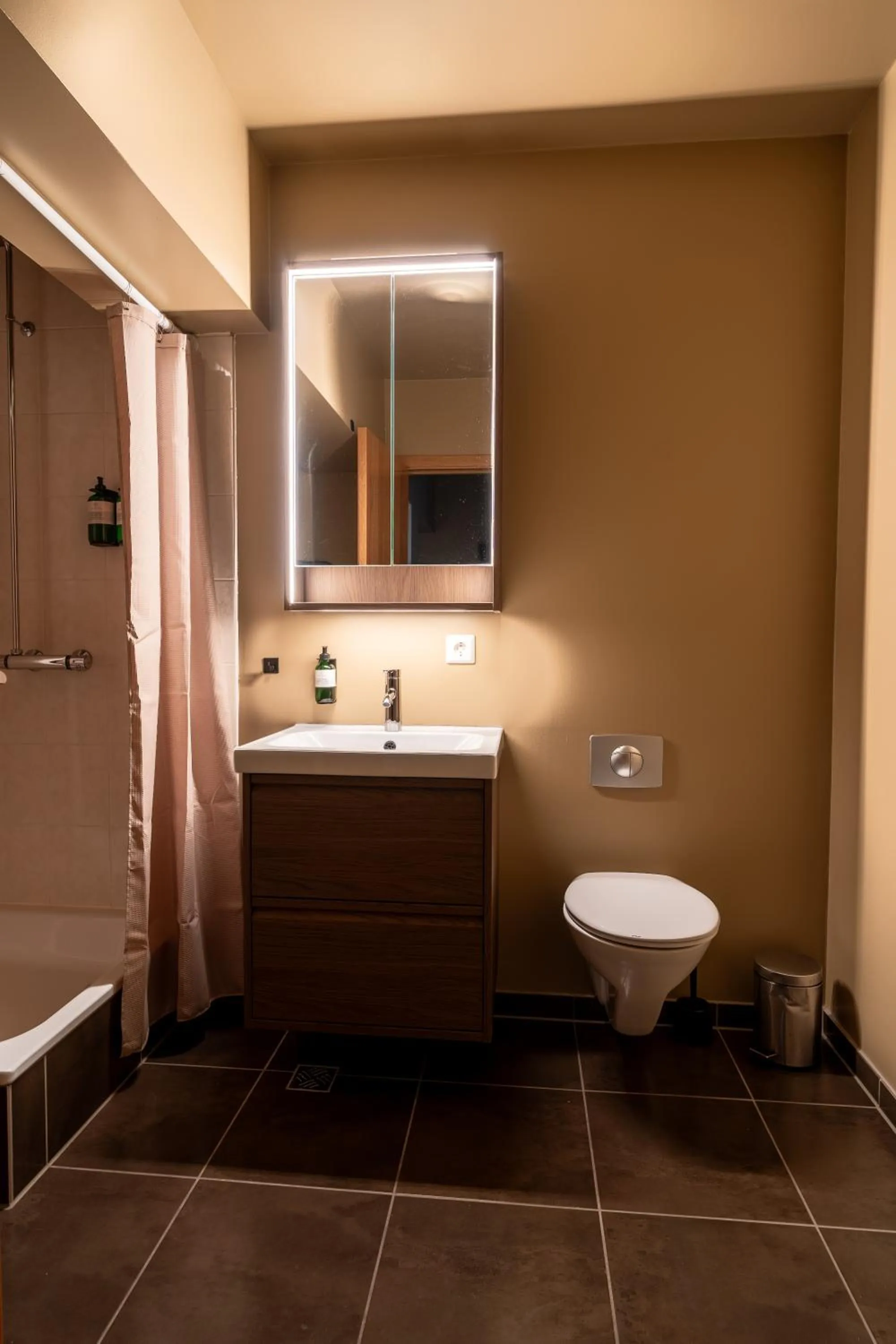 Toilet in Hotel Vest Mar