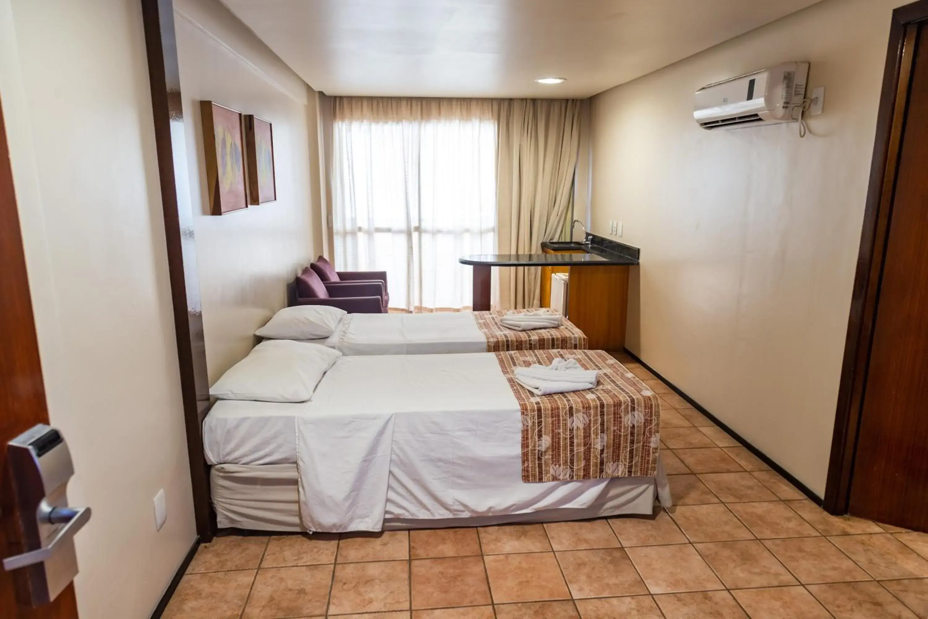 Luxury Quadruple Room in Plaza Praia Suítes Luxury Quadruple Room in Plaza Praia Suítes