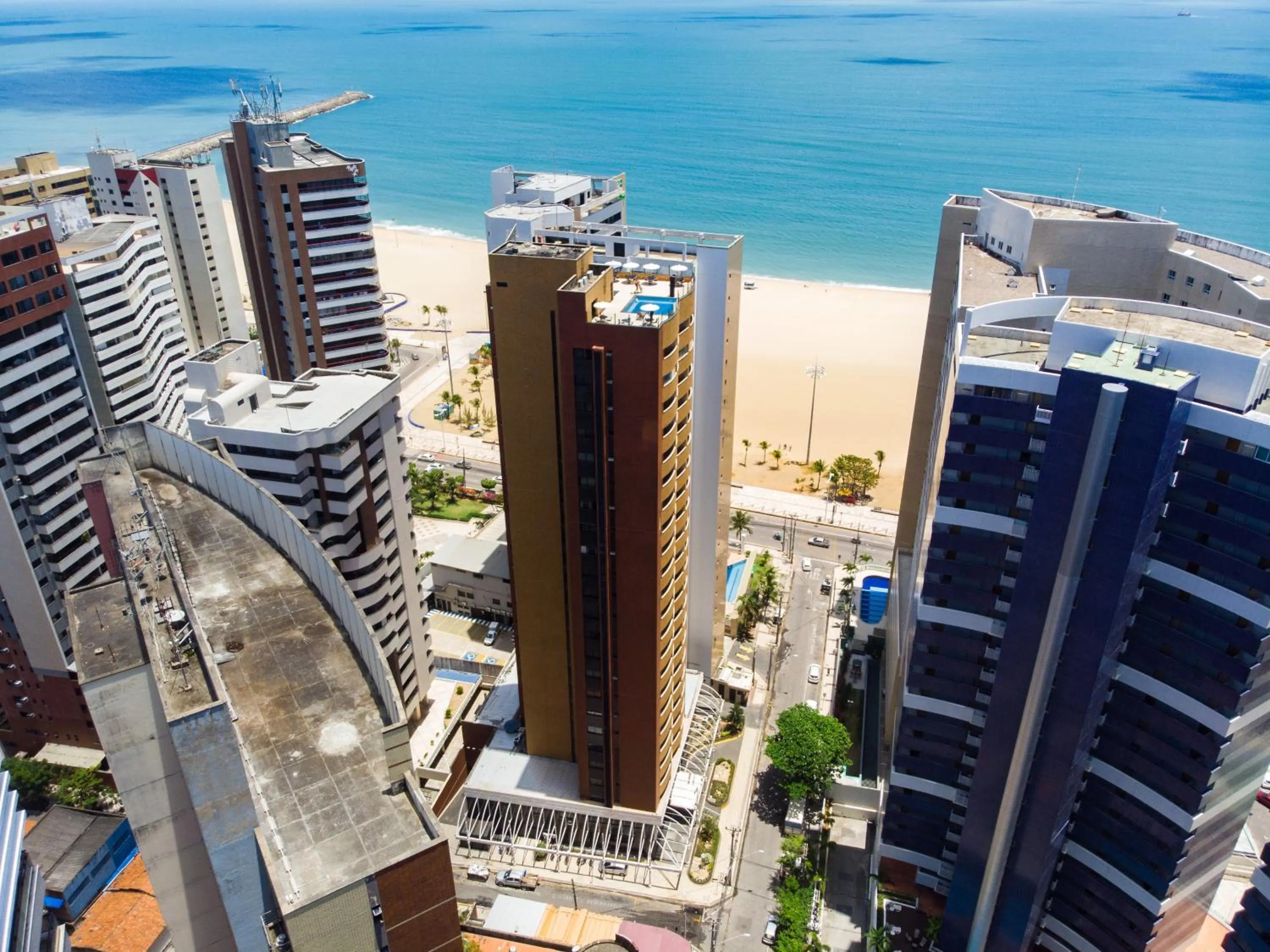 Bird's eye view in Plaza Praia Suítes