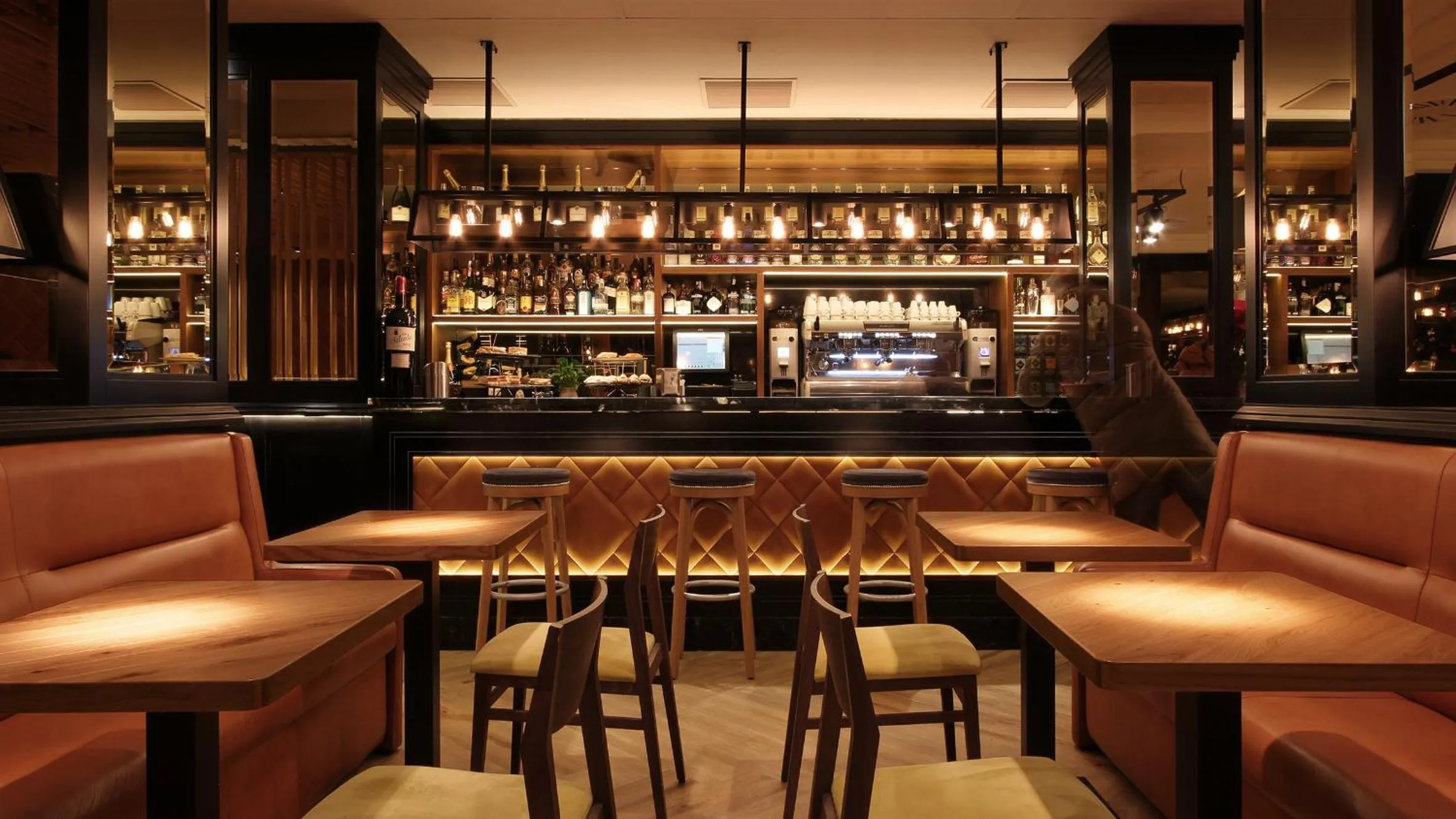 Lounge or bar in Hotel Aretxarte