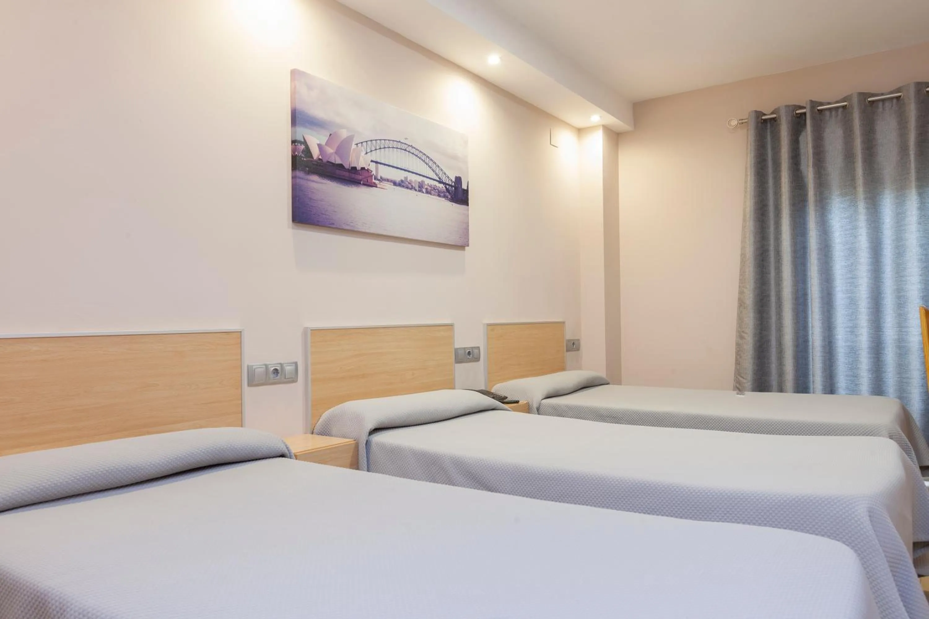 Photo of the whole room, Bed in Hotel Olympia Ronda I