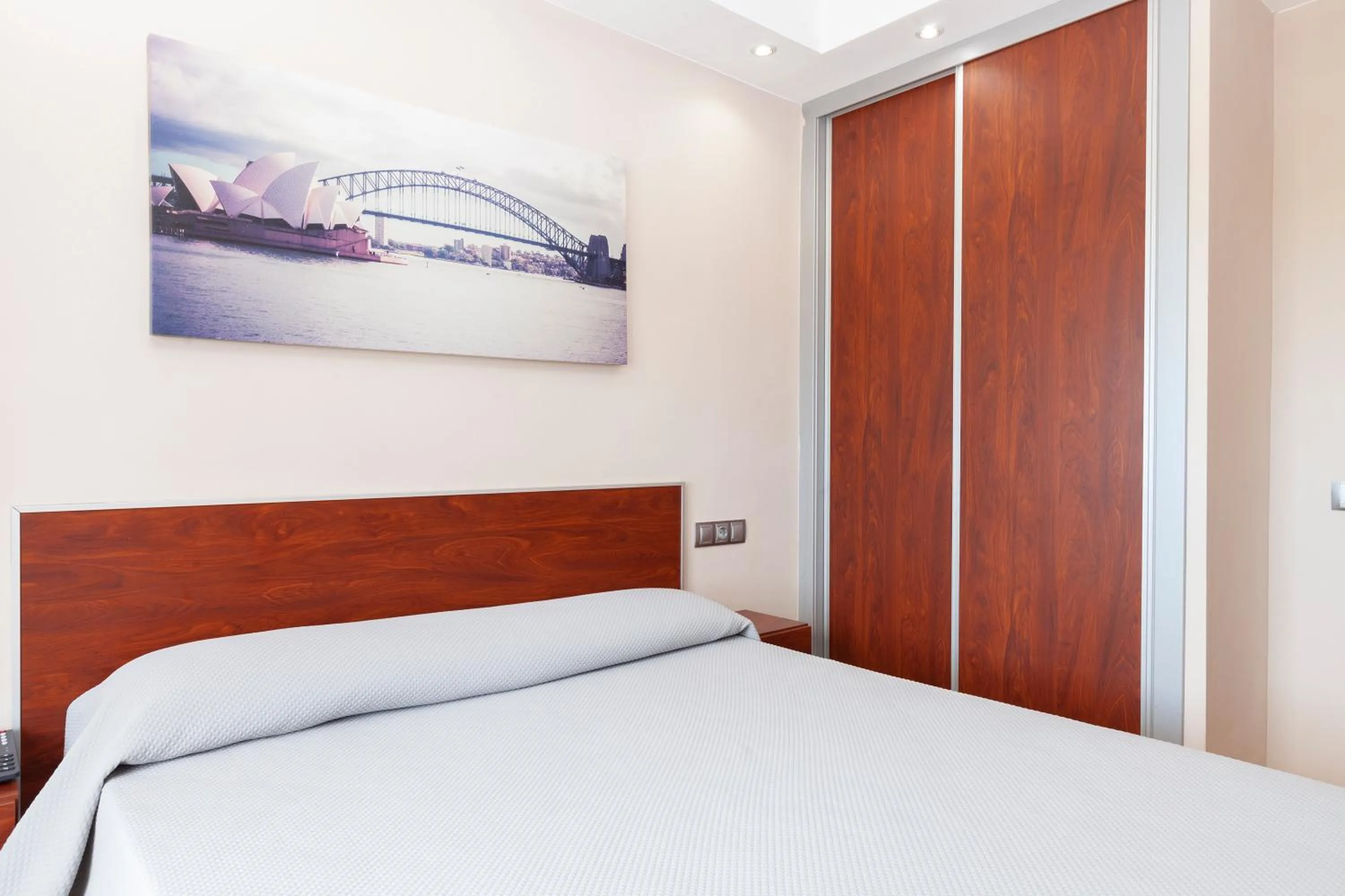 Photo of the whole room, Bed in Hotel Olympia Ronda I