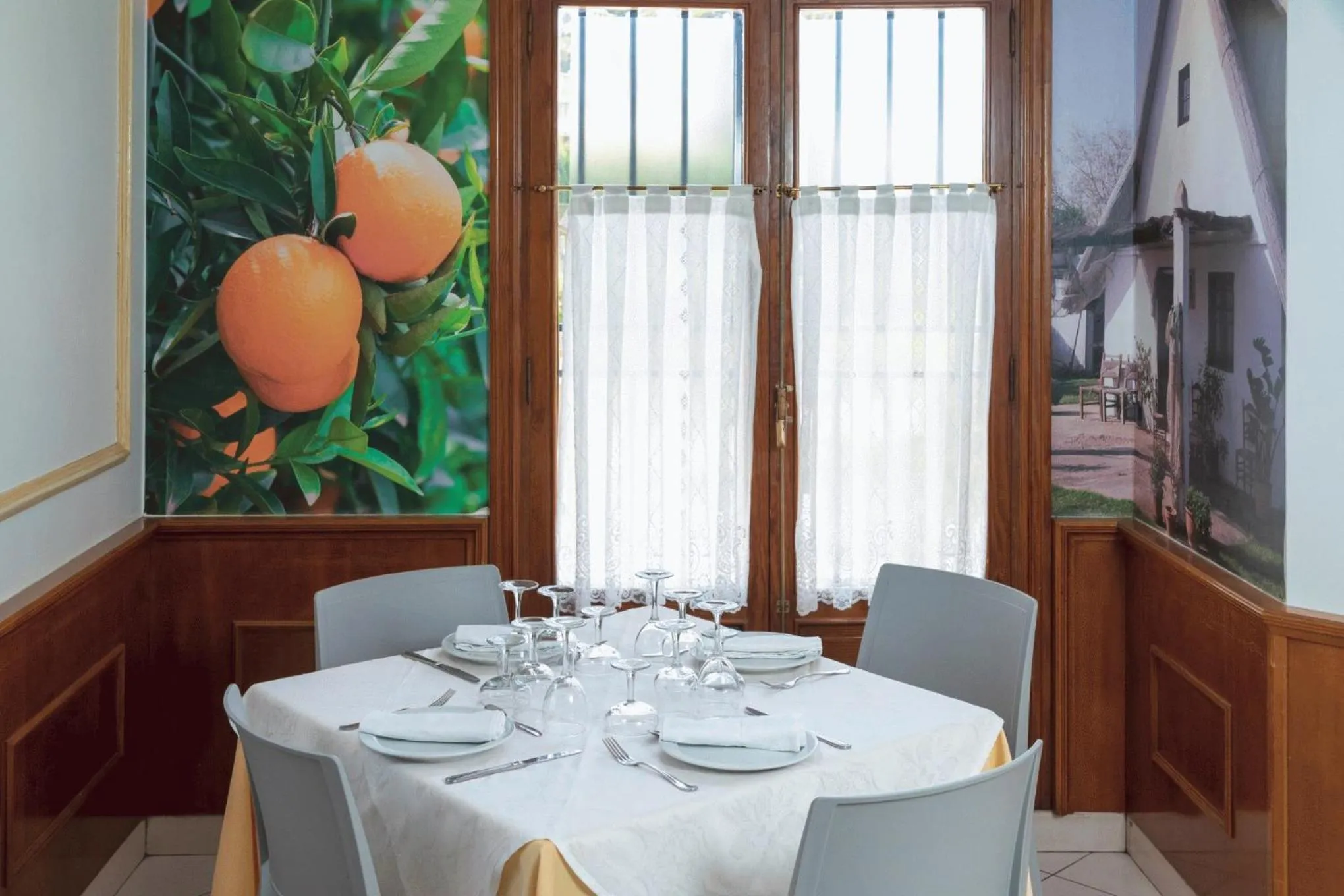 Restaurant/places to eat in Hotel Olympia Ronda I