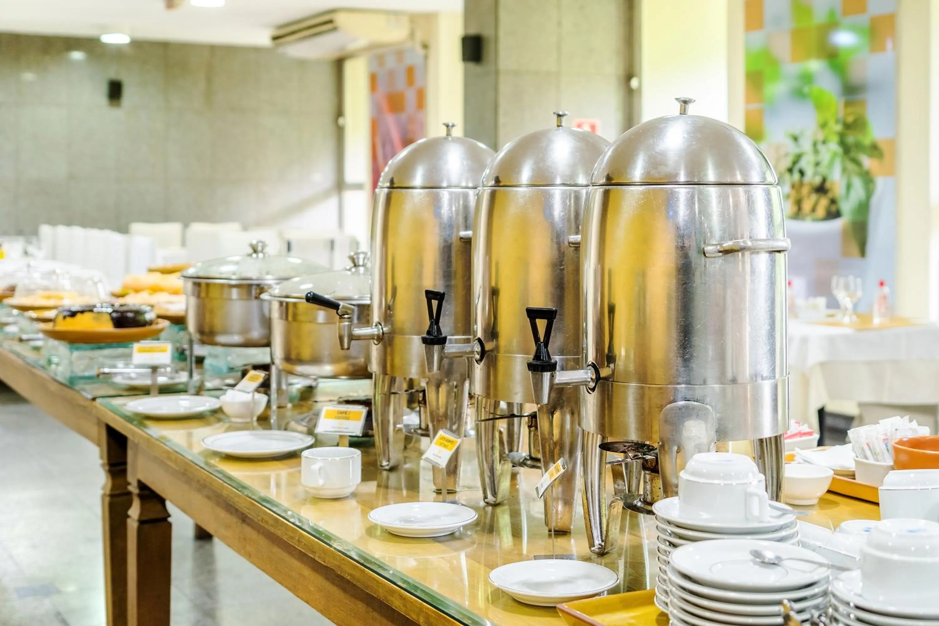 Breakfast in Alice Vitoria Hotel Arte by Nobile