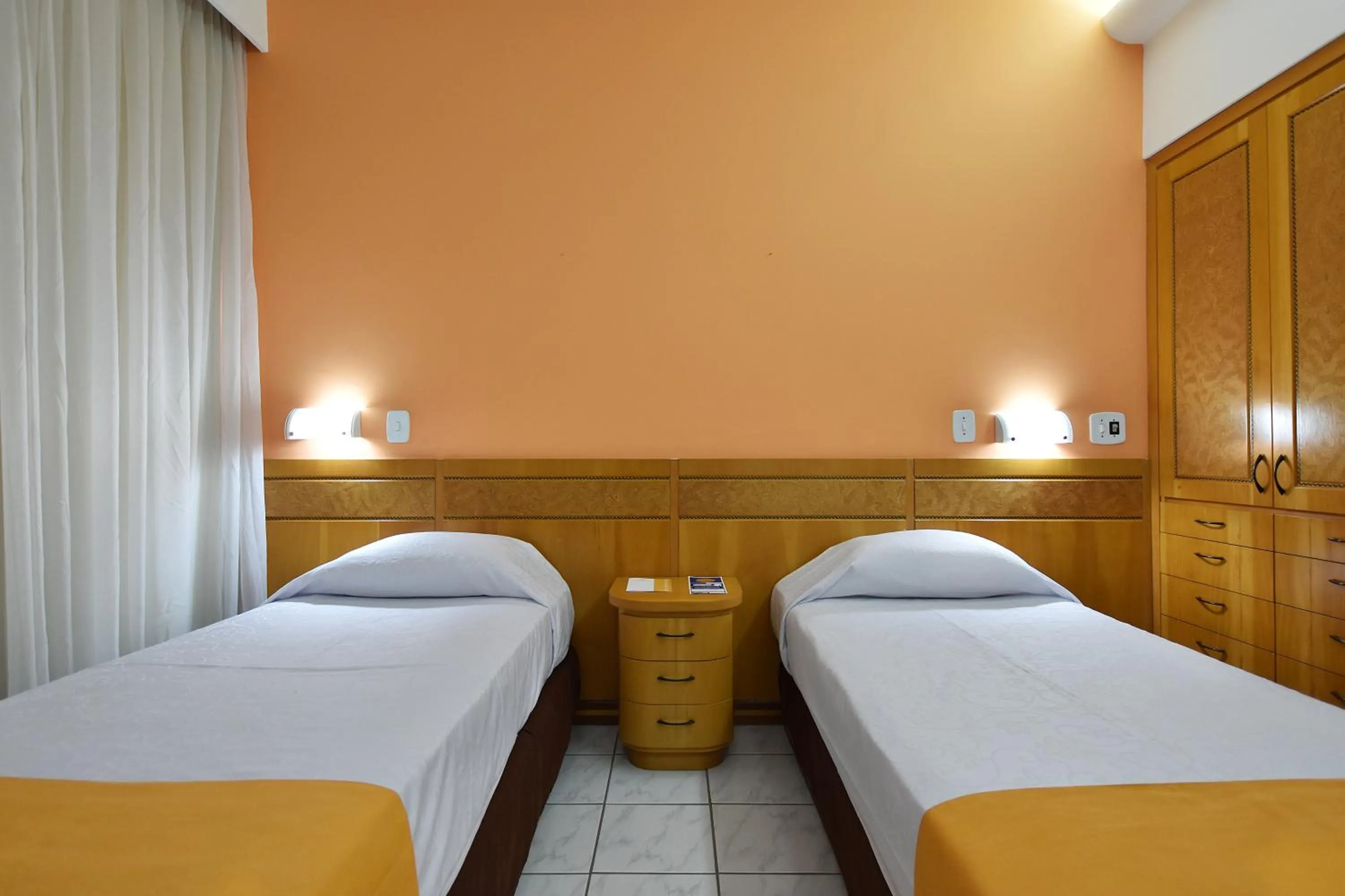 Bedroom, Bed in Alice Vitoria Hotel Arte by Nobile