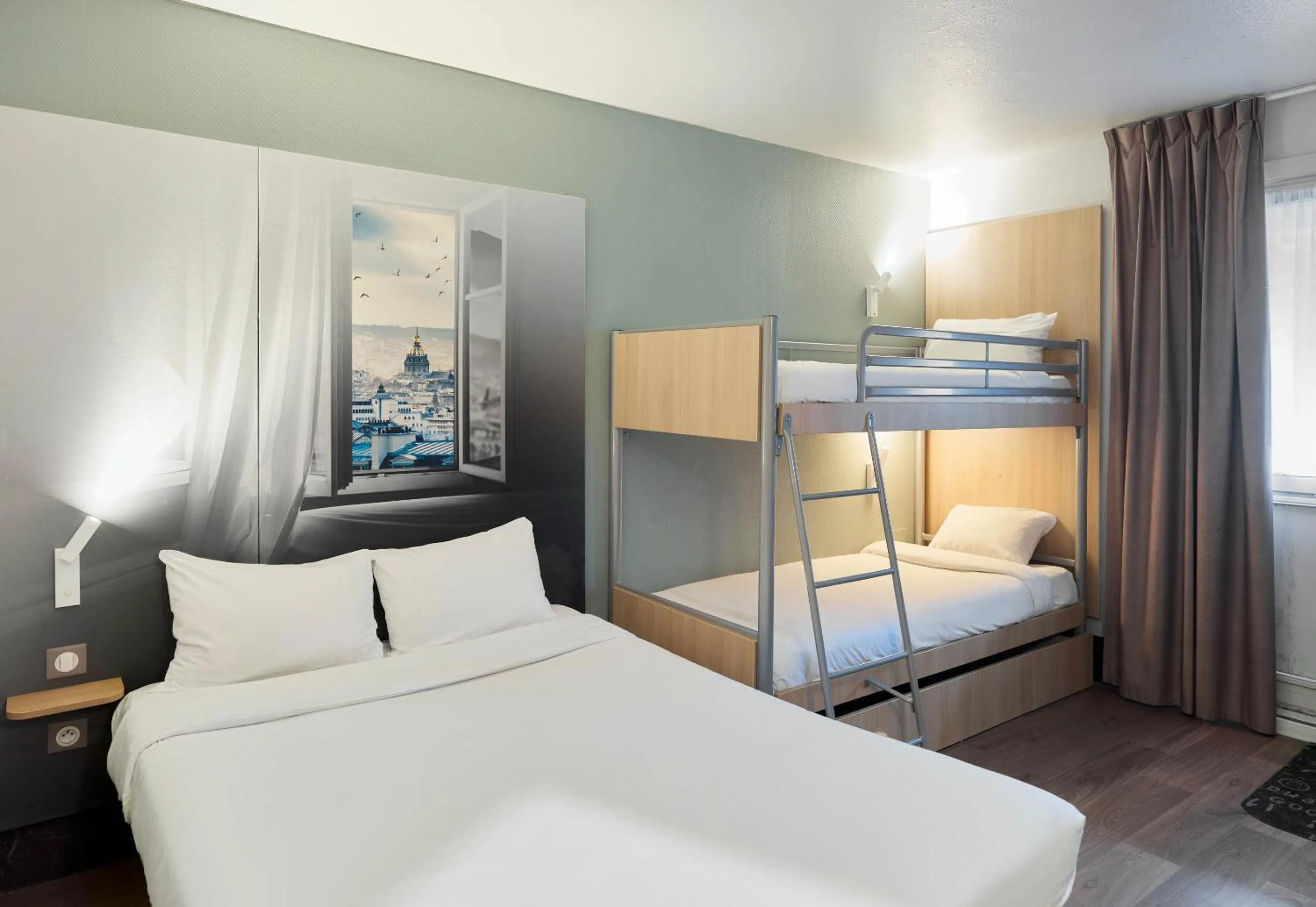 Bed in B&B HOTEL Bretigny-sur-Orge