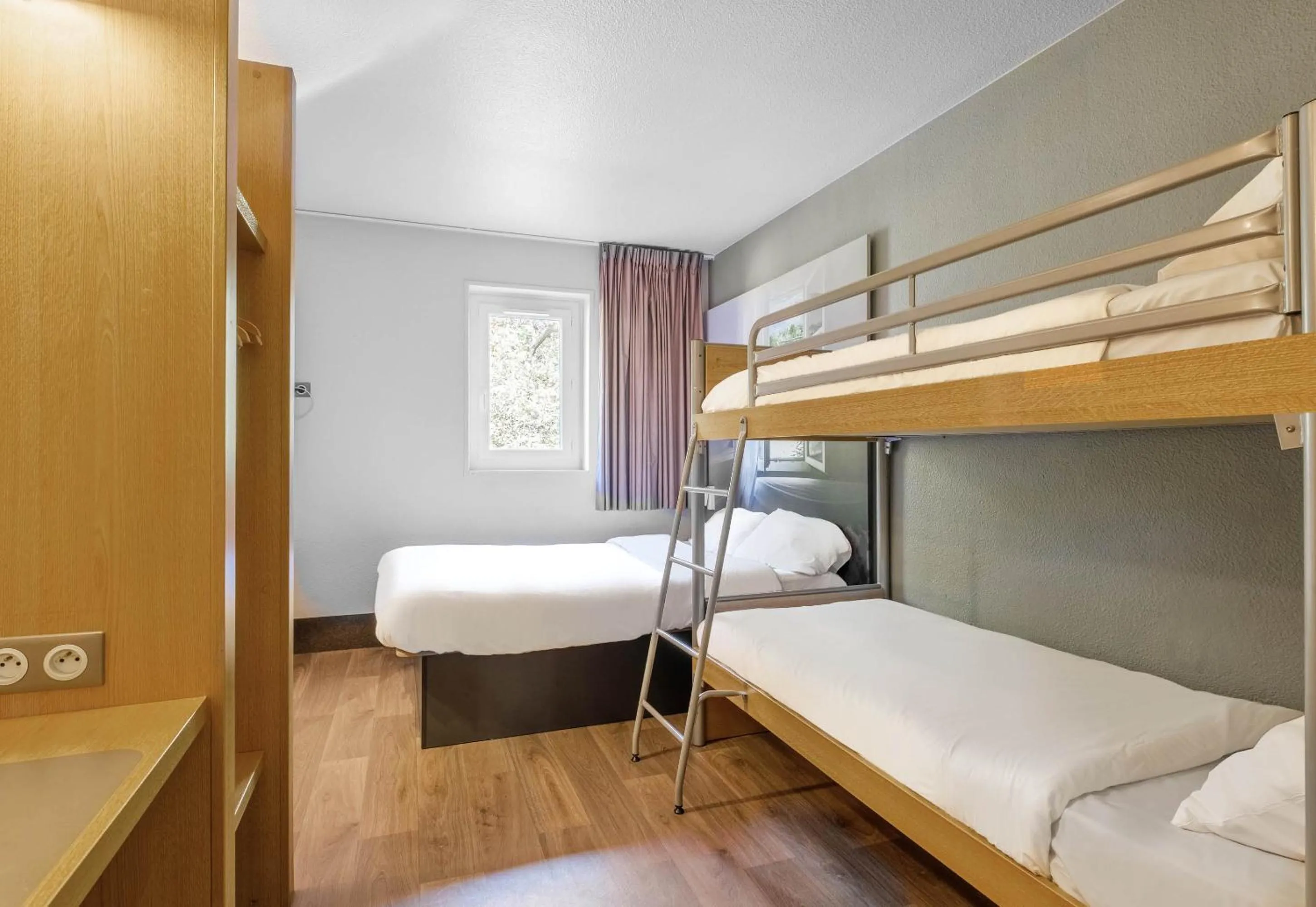 Bedroom, Bed in B&B HOTEL Villeneuve Loubet Plage