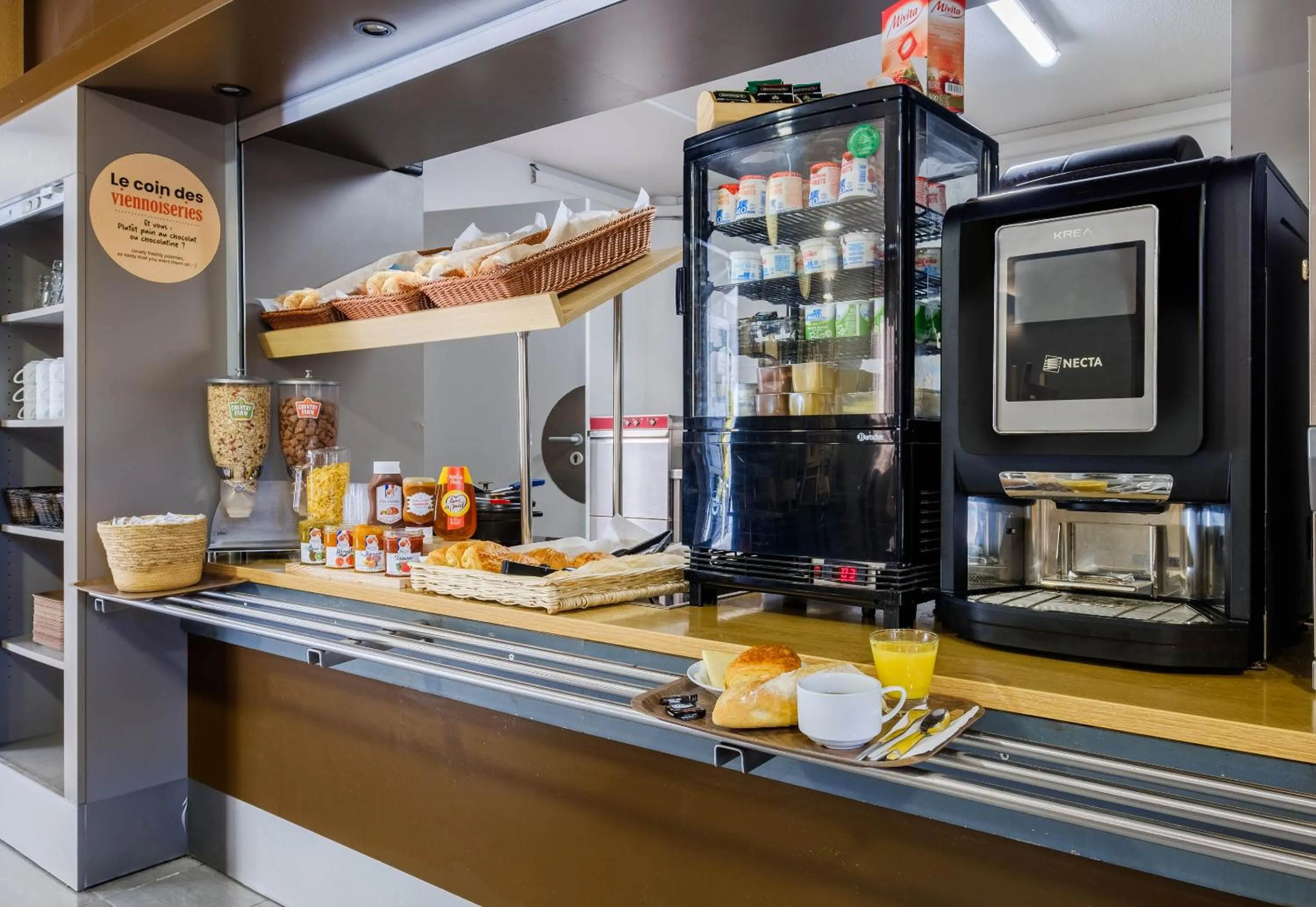 Breakfast in B&B HOTEL Villeneuve Loubet Plage