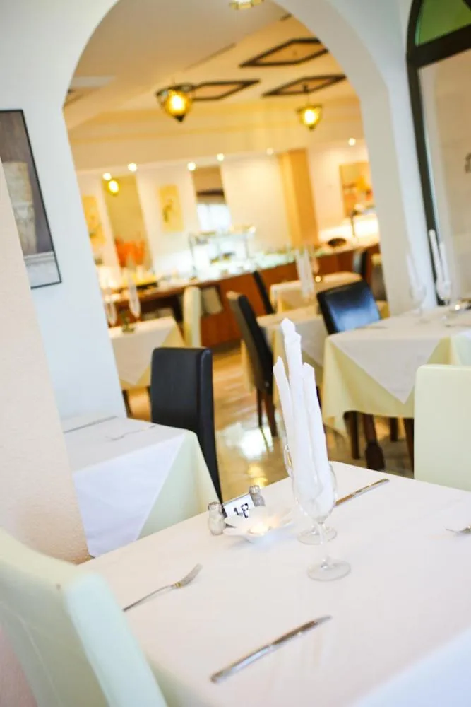 Restaurant/places to eat in Hotel Cala Gat