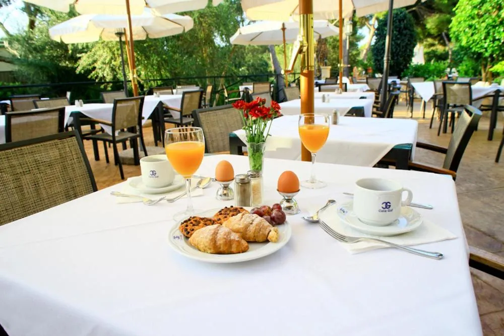 Restaurant/places to eat in Hotel Cala Gat