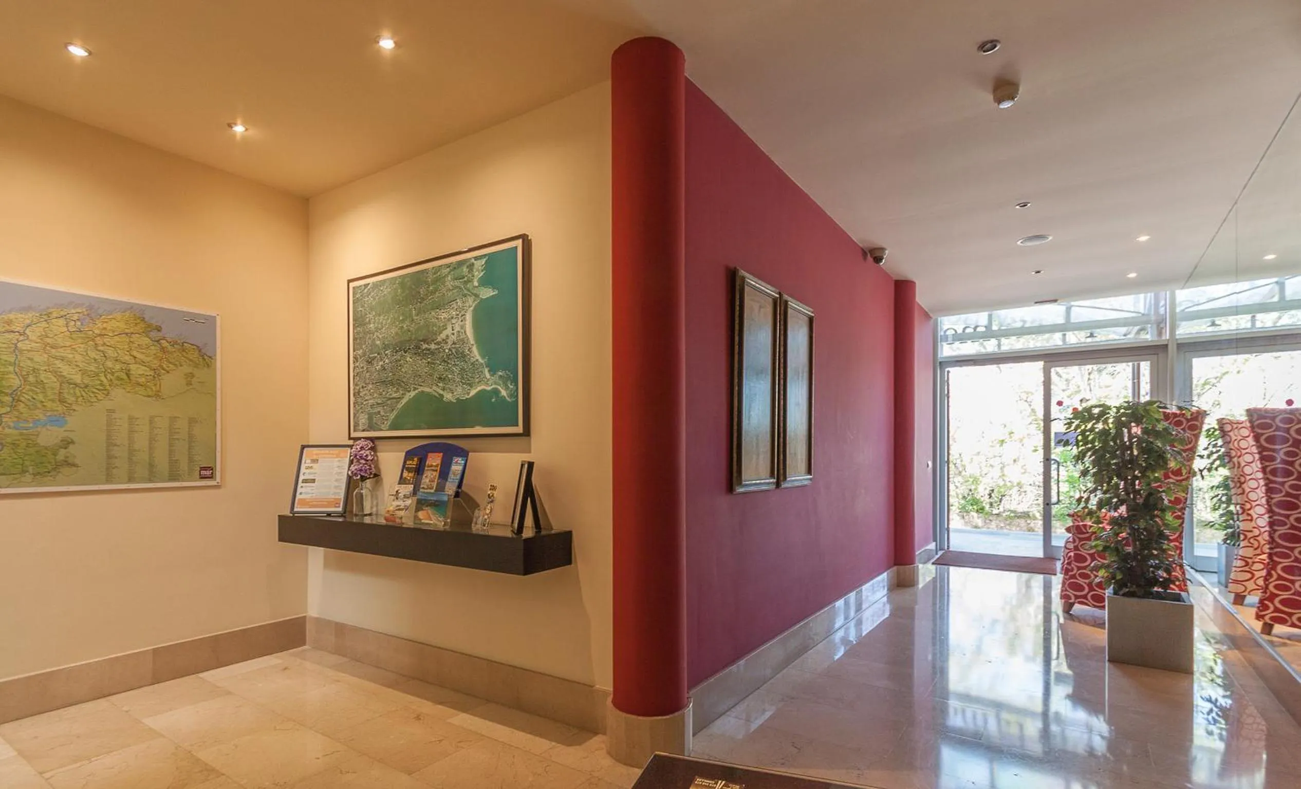 Lobby or reception in Apartamentos Mar Comillas