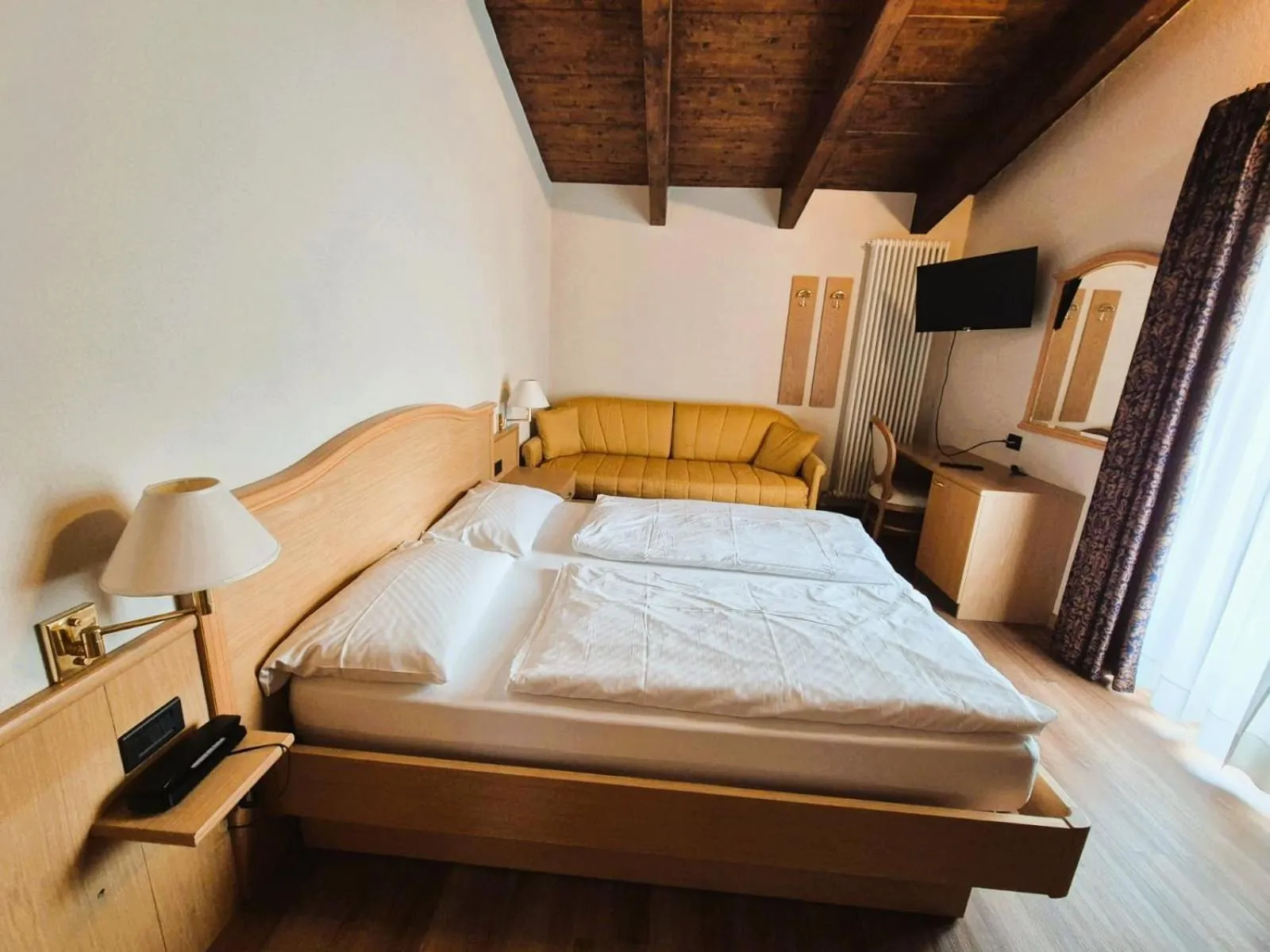 Bed in Hotel Angelica