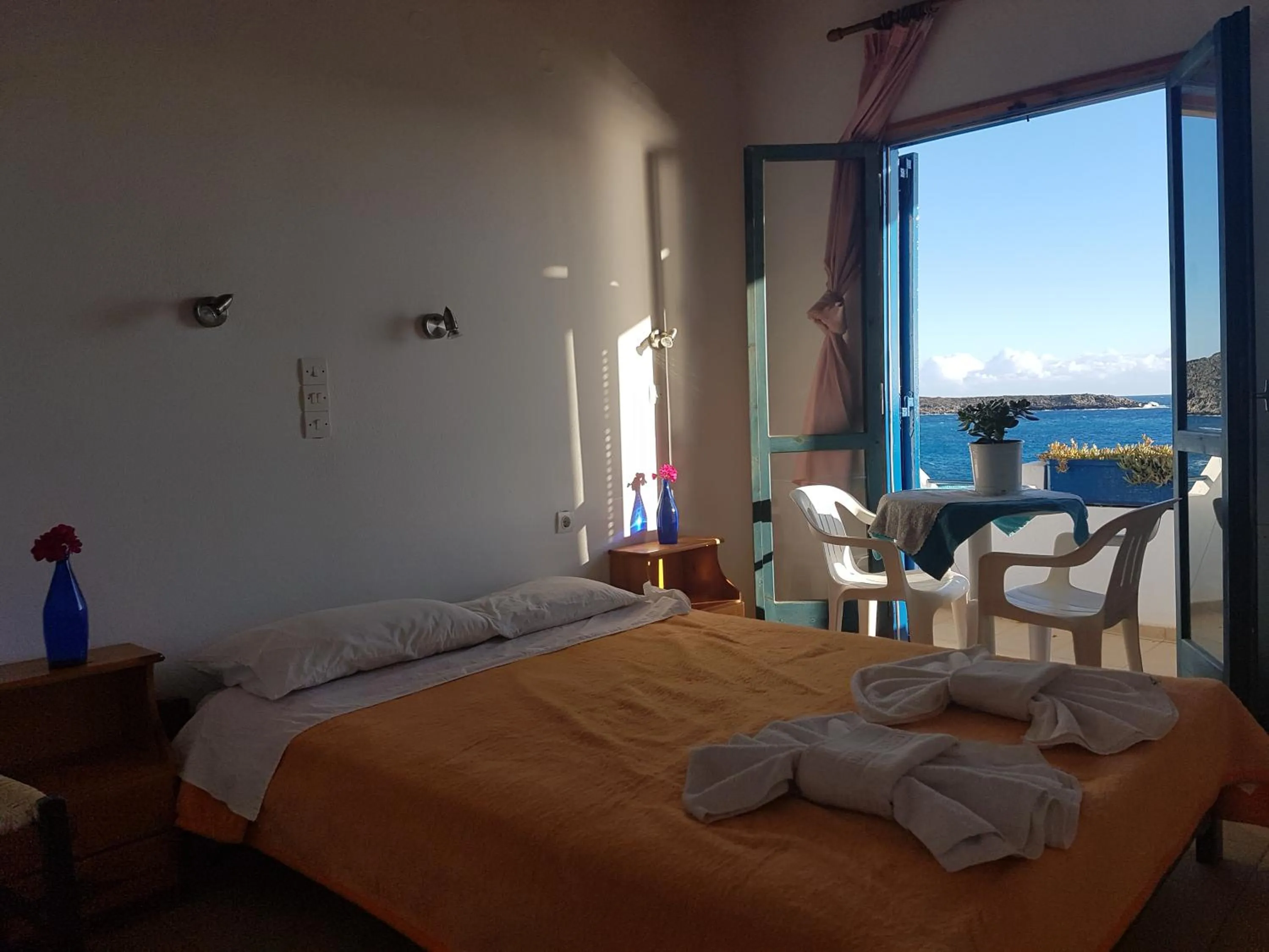 Balcony/Terrace, Bed in Taverna Akrogiali