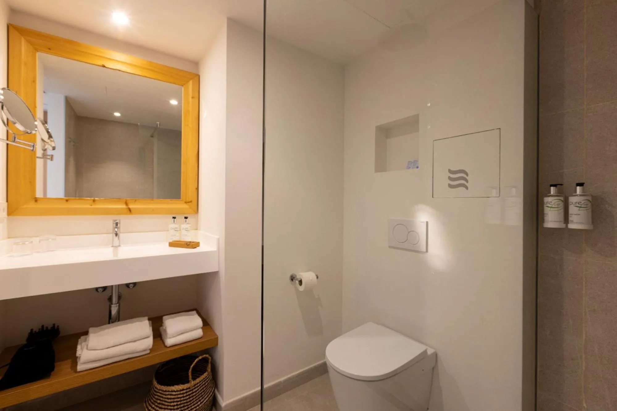 Bathroom in Hotel Bahia Pollensa