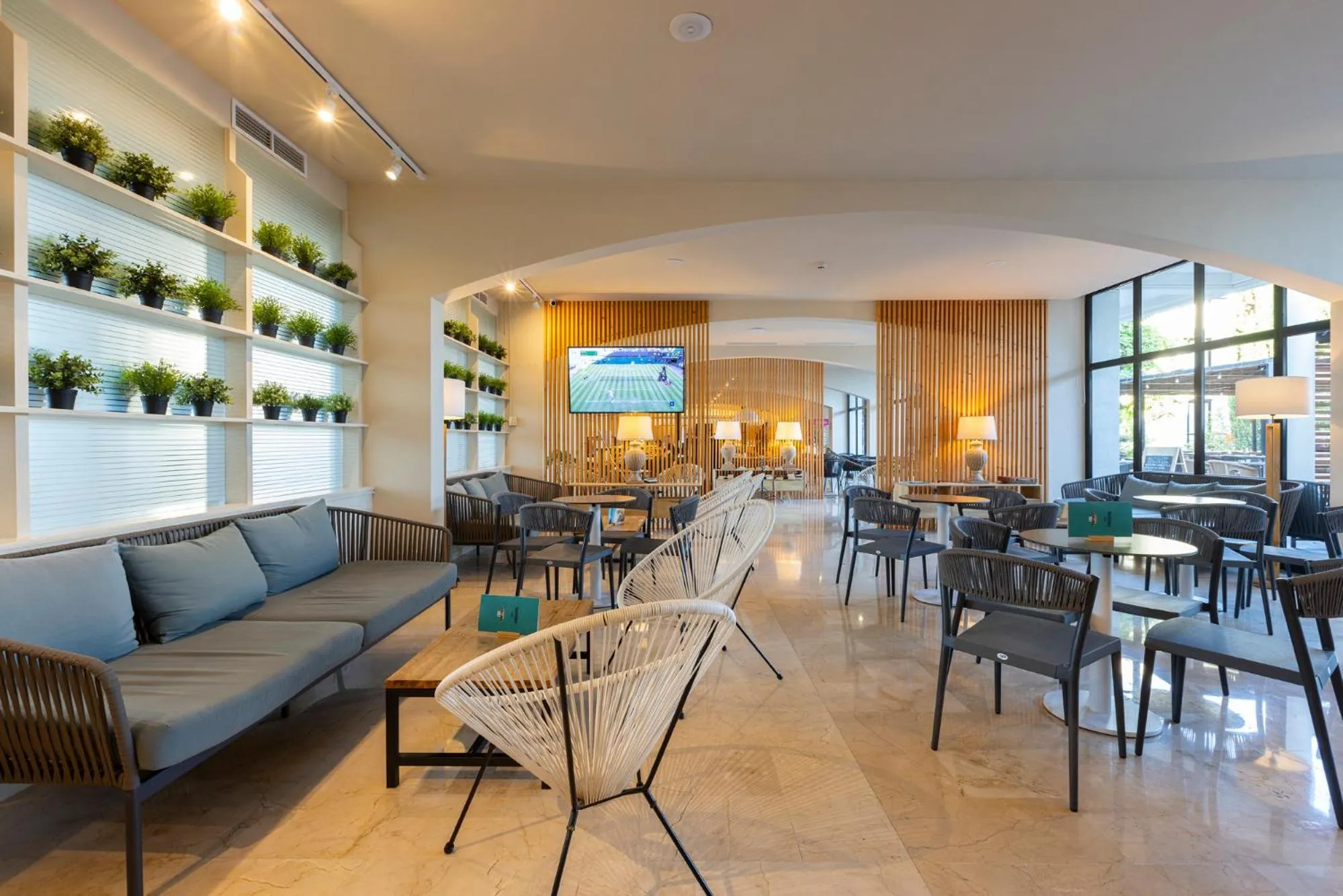 Lounge or bar in Hotel Bahia Pollensa