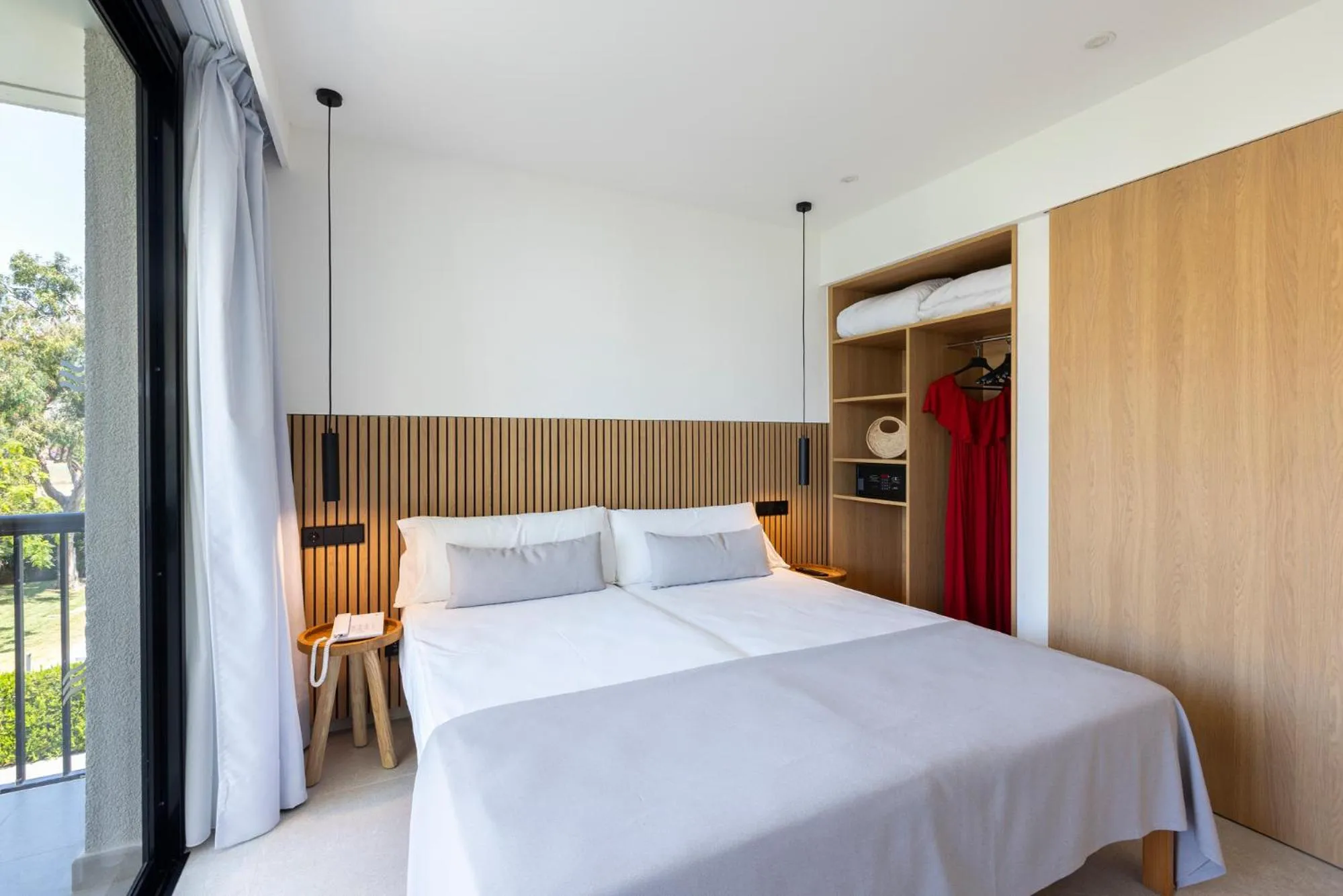 Bedroom, Bed in Hotel Bahia Pollensa