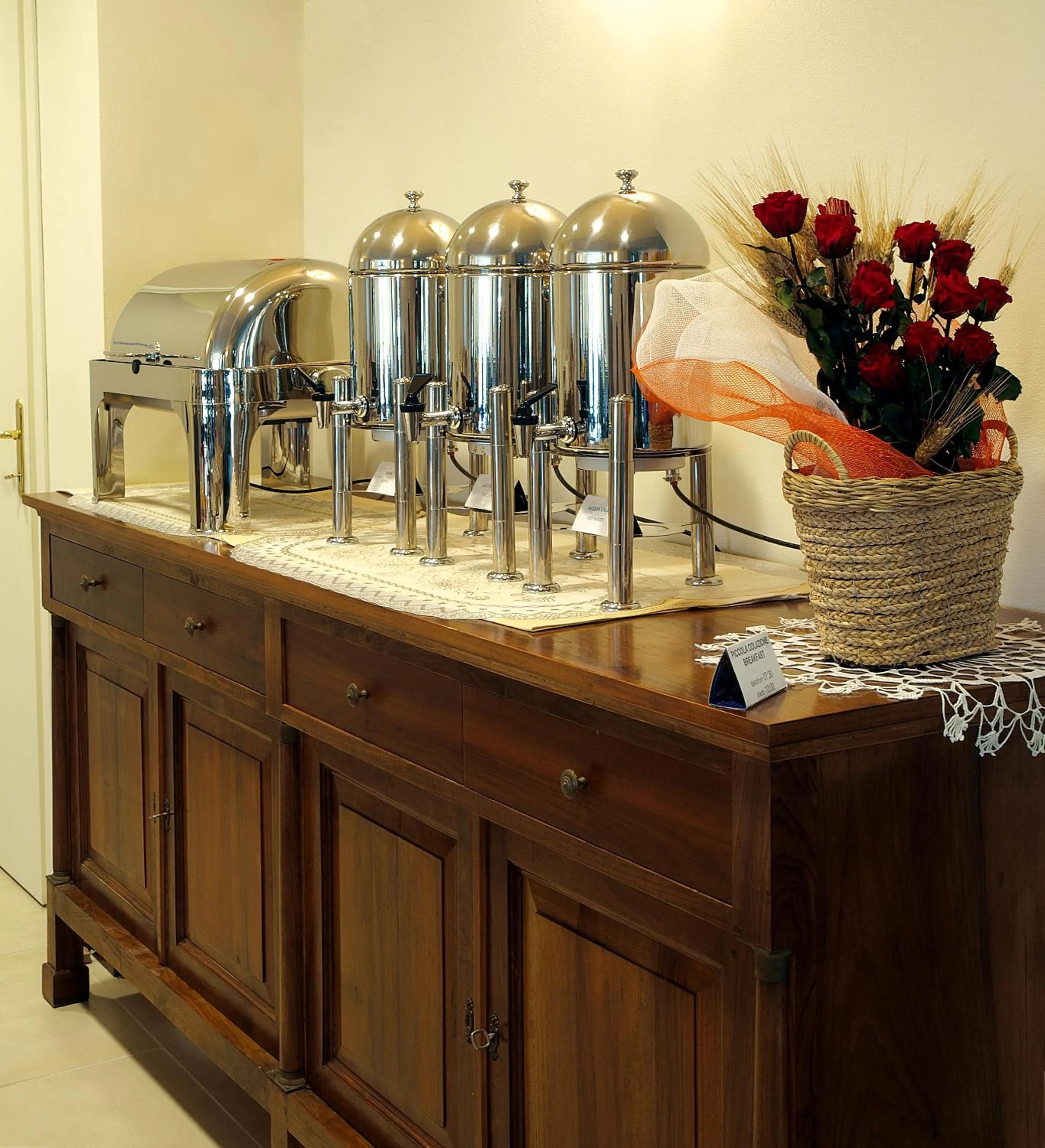 Food and drinks in International Hotel