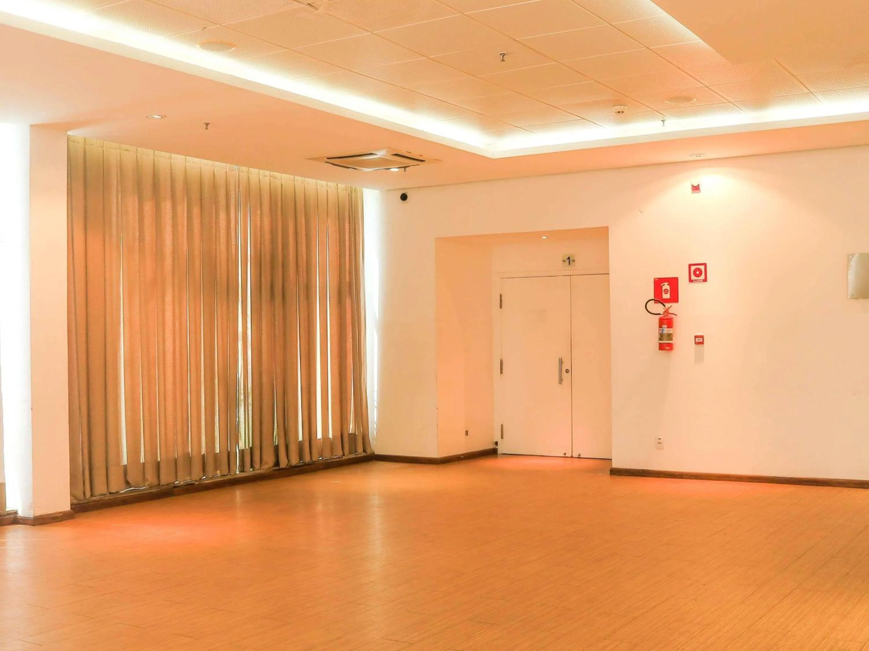 Meeting/conference room in ibis Feira de Santana