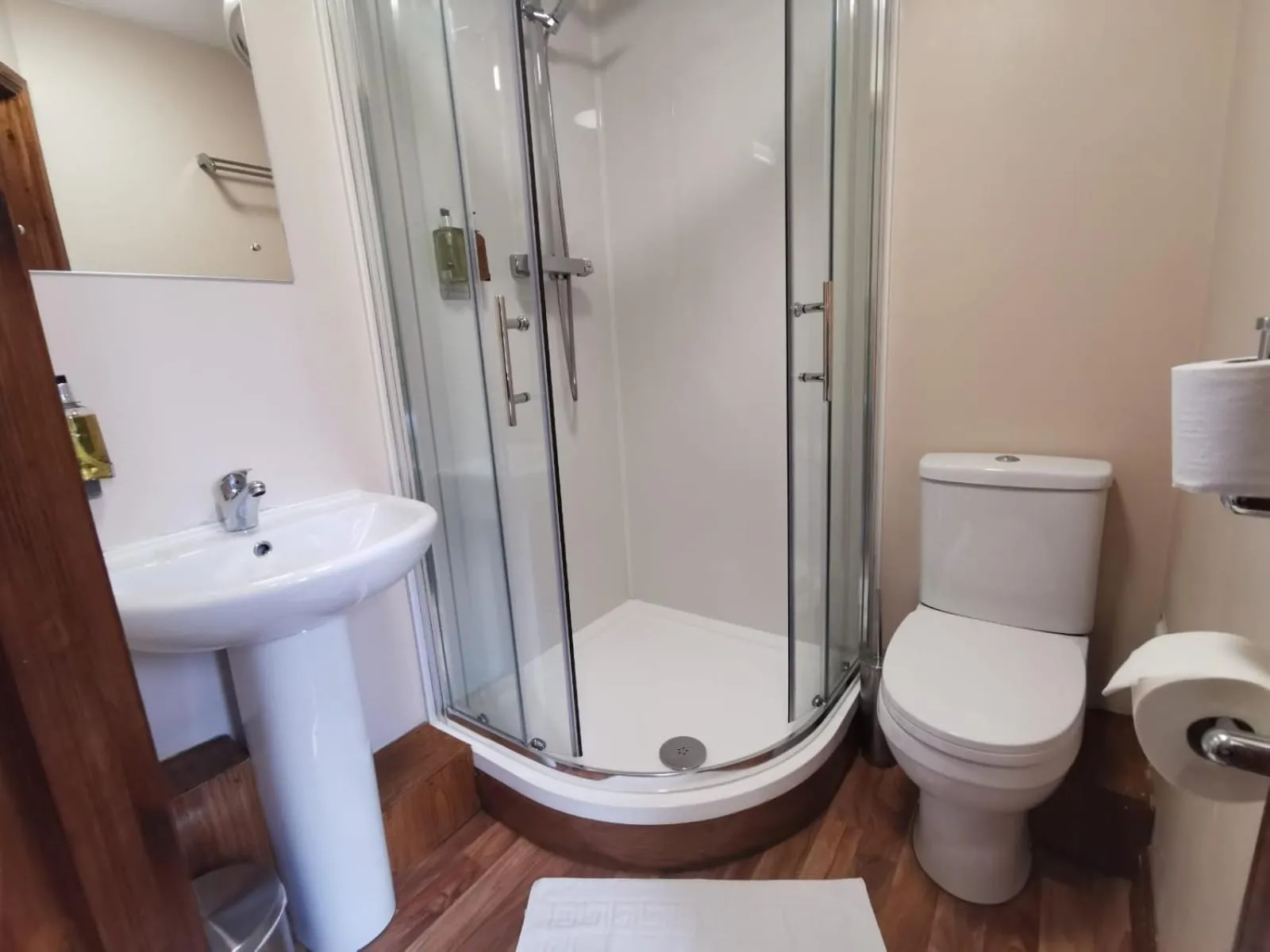 Shower in Bonkle House